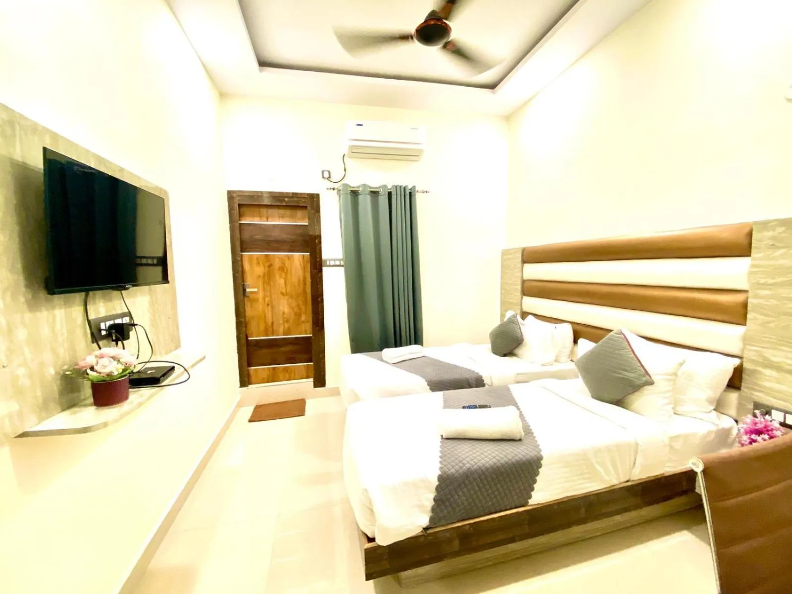Property building, Bed in Hotel Sky International- Airport Zone Hyderabad