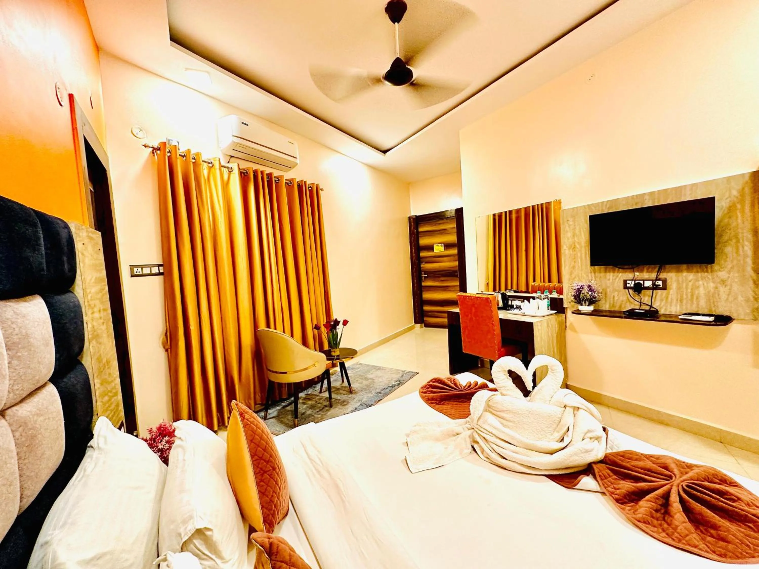 Property building, Bed in Hotel Sky International- Airport Zone Hyderabad