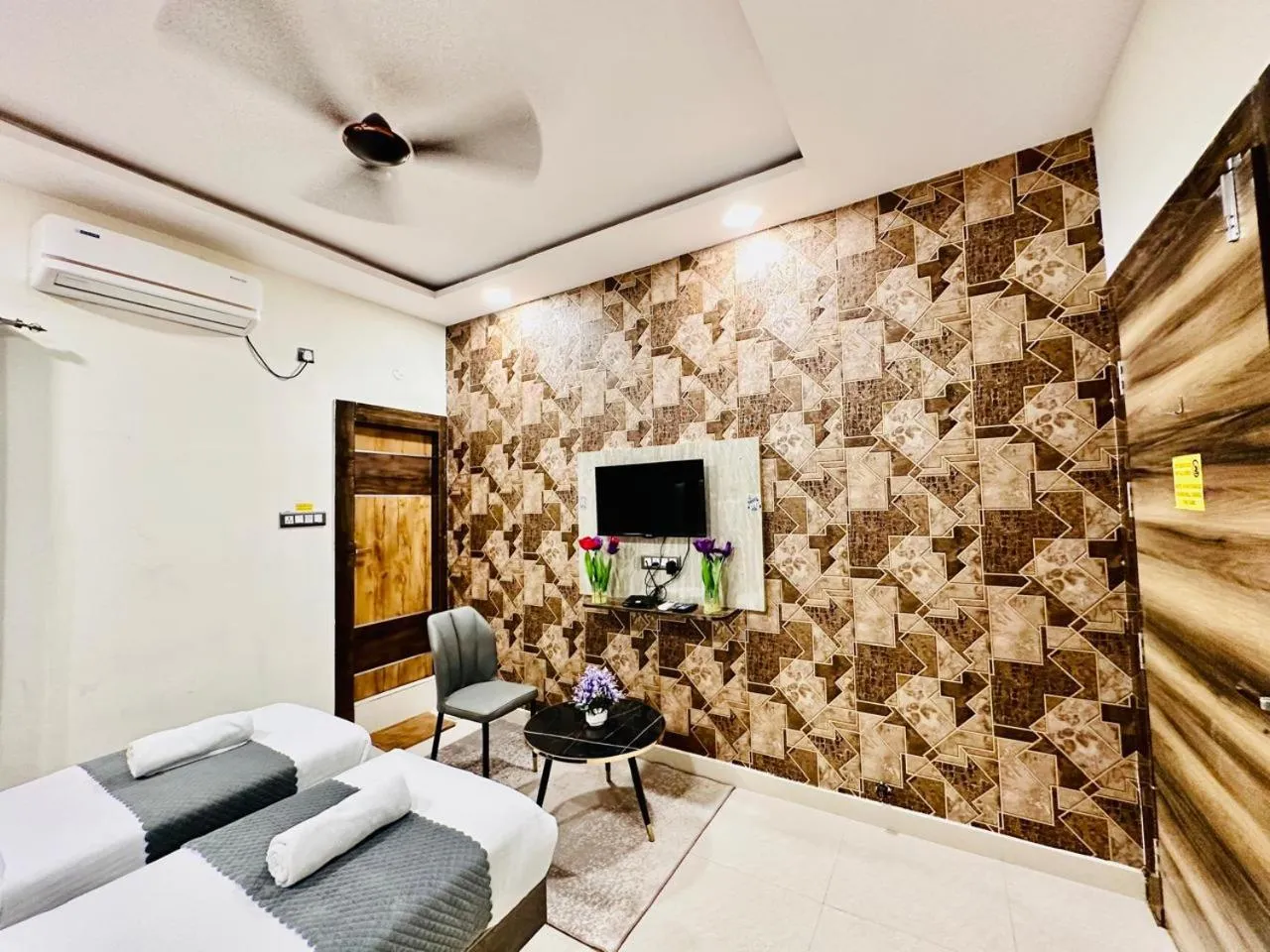 Property building, Bed in Hotel Sky International- Airport Zone Hyderabad