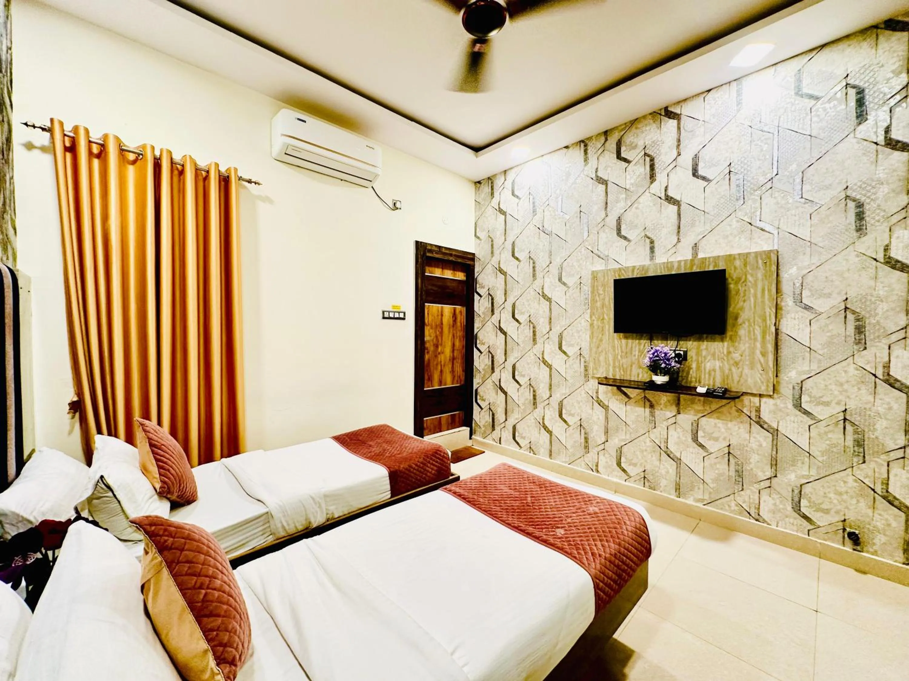 Property building, Bed in Hotel Sky International- Airport Zone Hyderabad