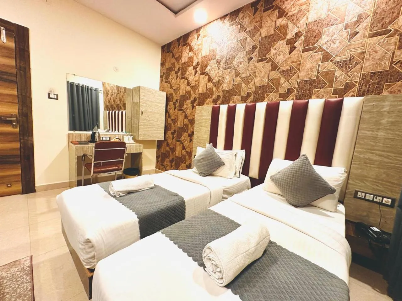 Property building, Bed in Hotel Sky International- Airport Zone Hyderabad