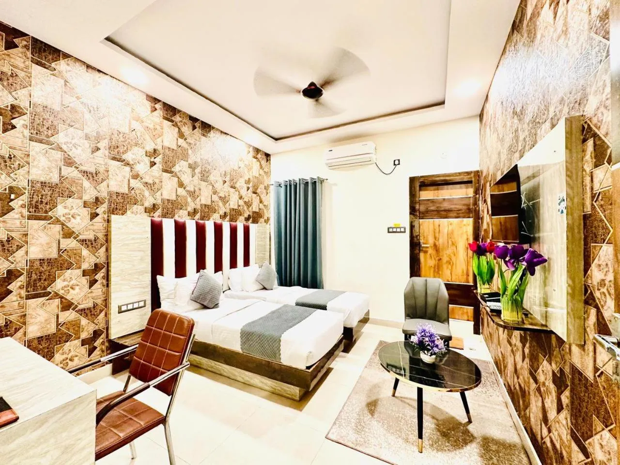 Property building, Bed in Hotel Sky International- Airport Zone Hyderabad