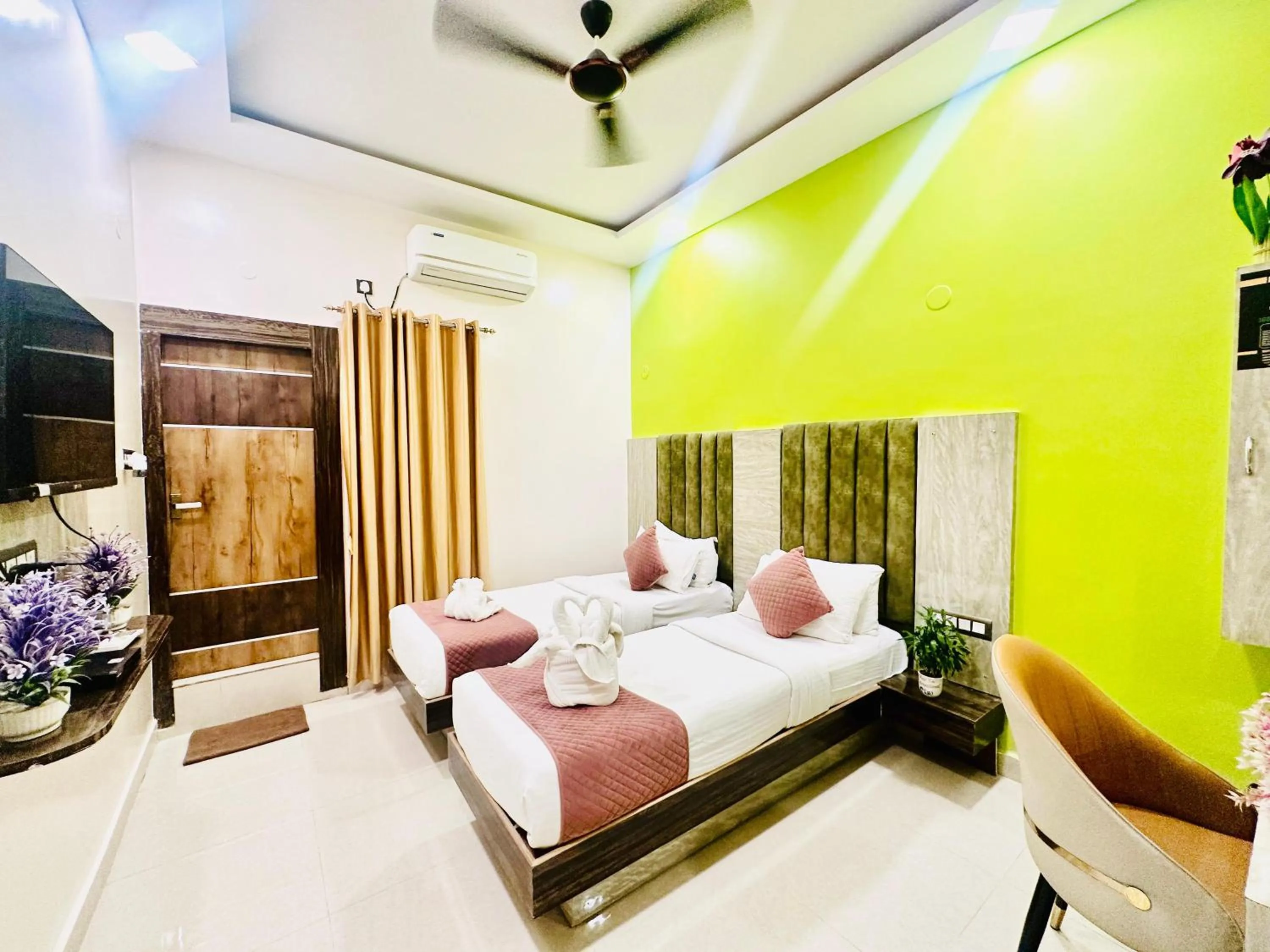 Property building, Bed in Hotel Sky International- Airport Zone Hyderabad