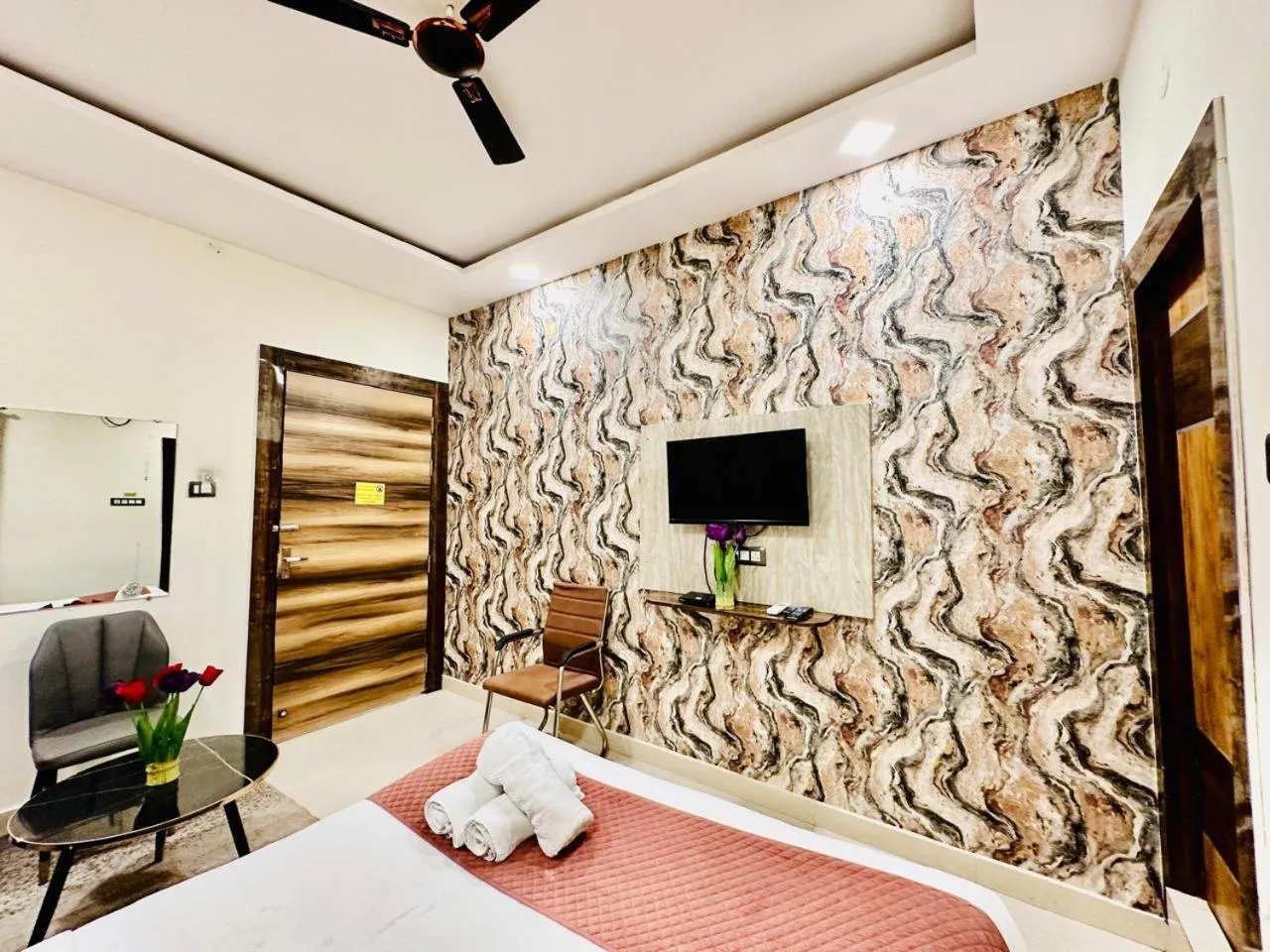 Property building, Bed in Hotel Sky International- Airport Zone Hyderabad