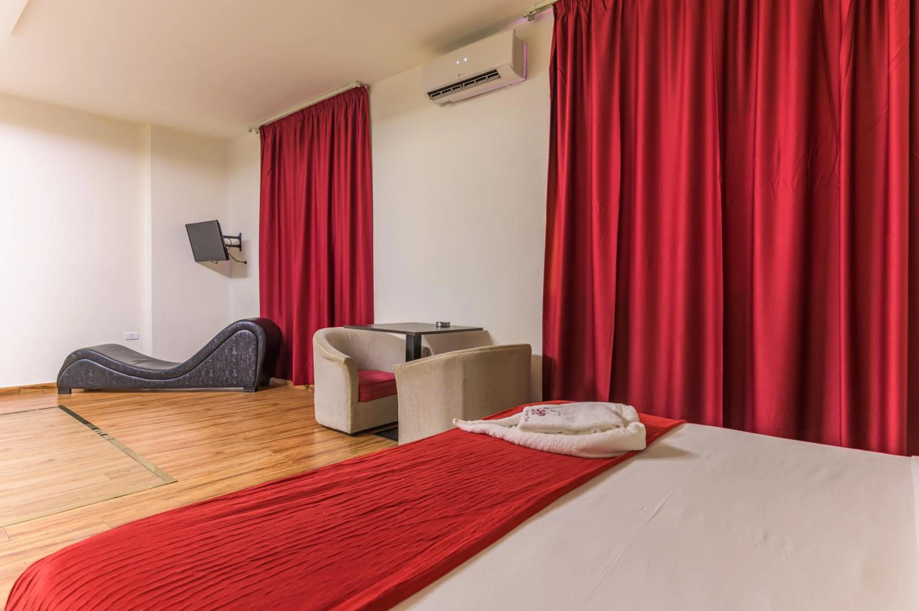 Bed in Al Murjan Palace Hotel Jounieh