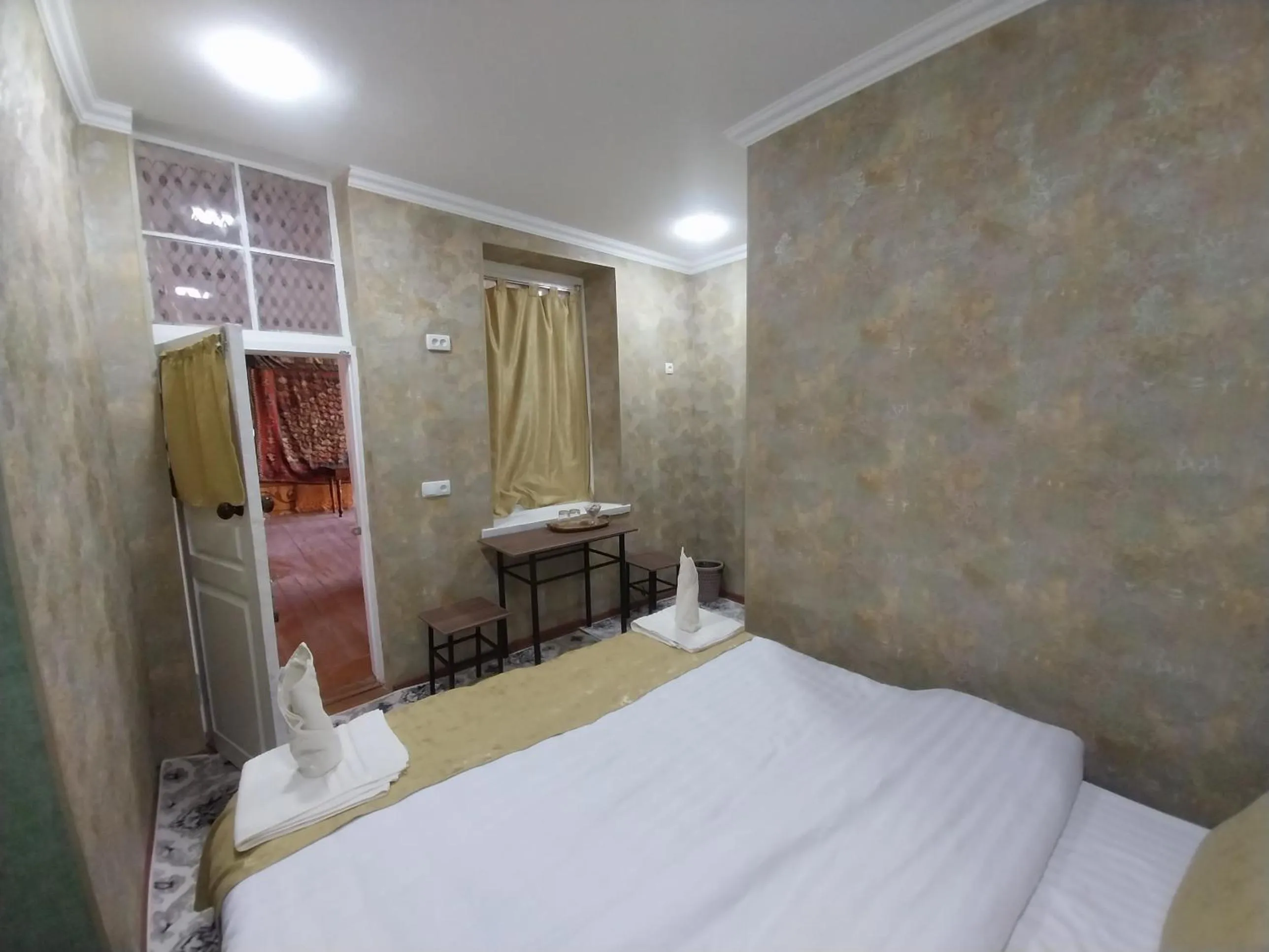Double Room with Private Bathroom - single occupancy in Reyhana Unique House