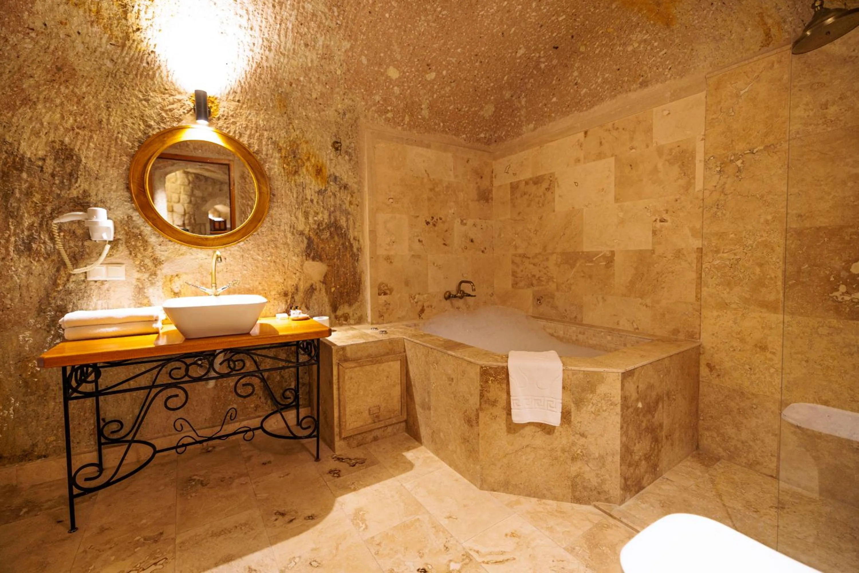 Shower in Canyon Cave Hotel