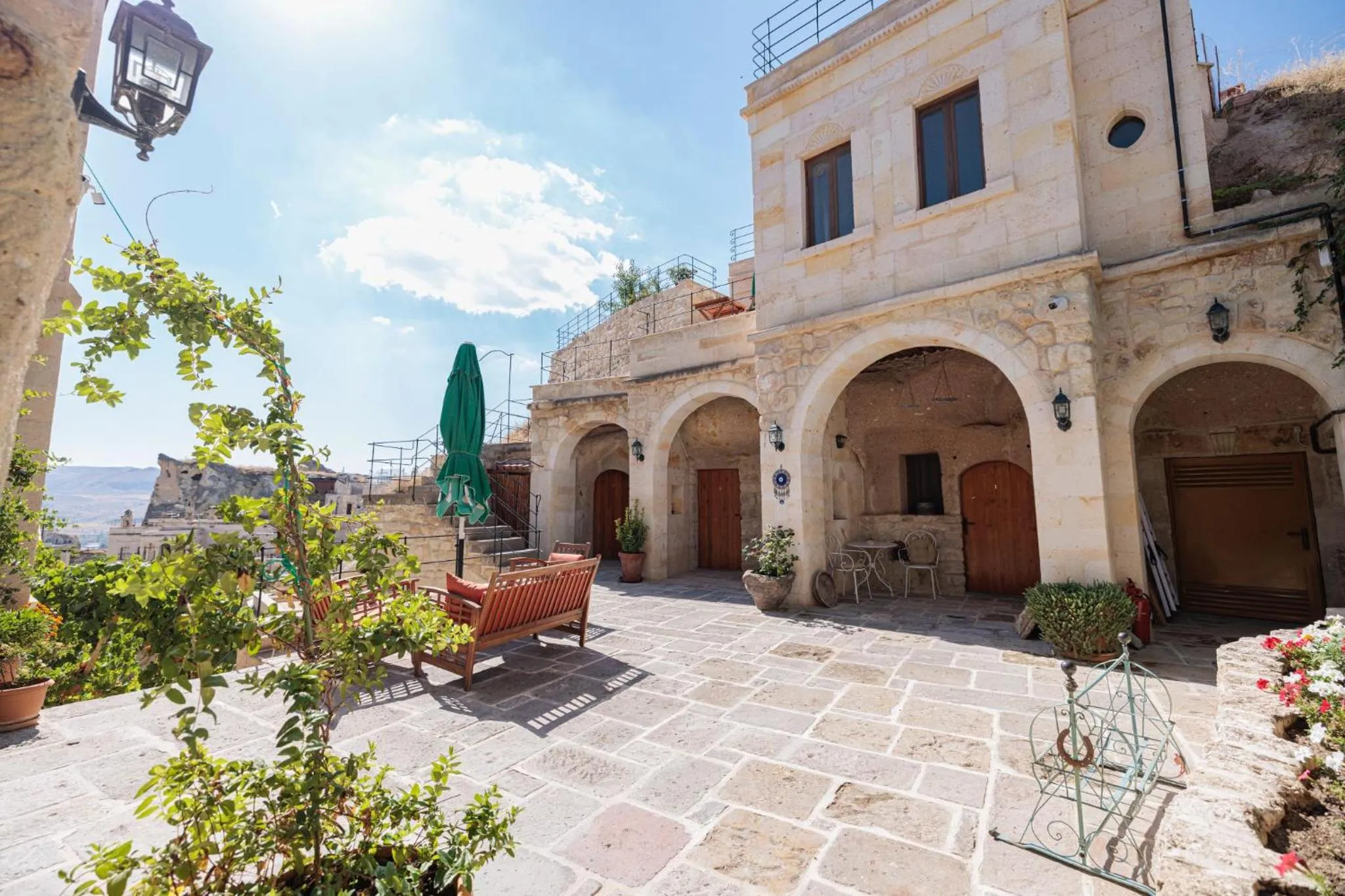 Property building in Canyon Cave Hotel