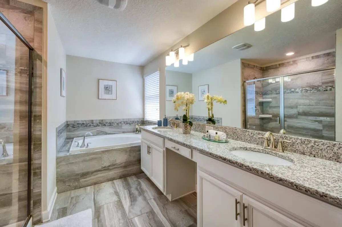 Stunning Home Private Pool Great Location