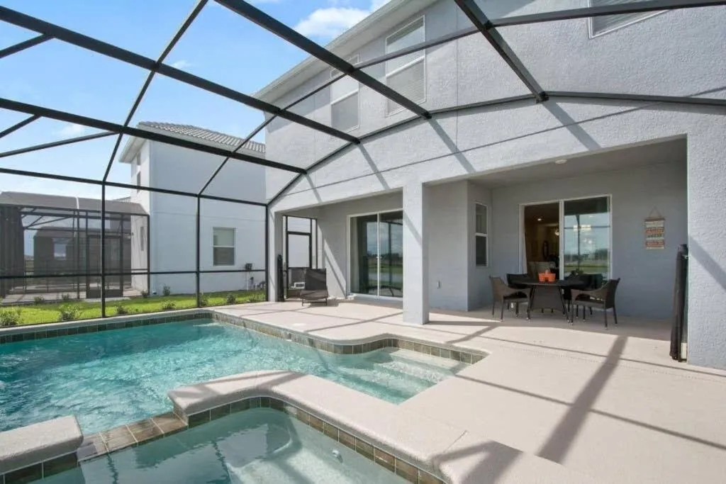 Stunning Home Private Pool Great Location