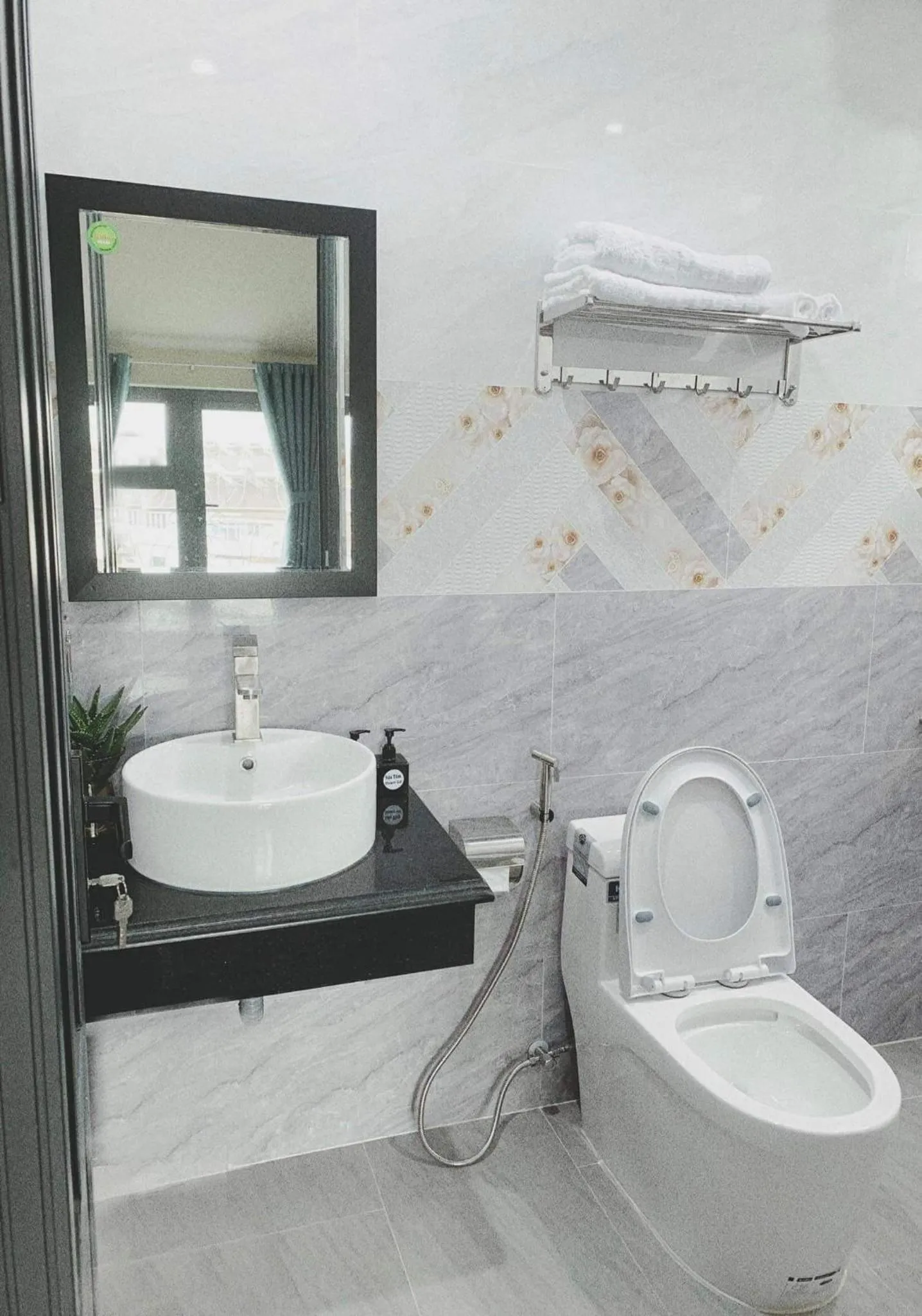 Shower in D Home Da Lat 2