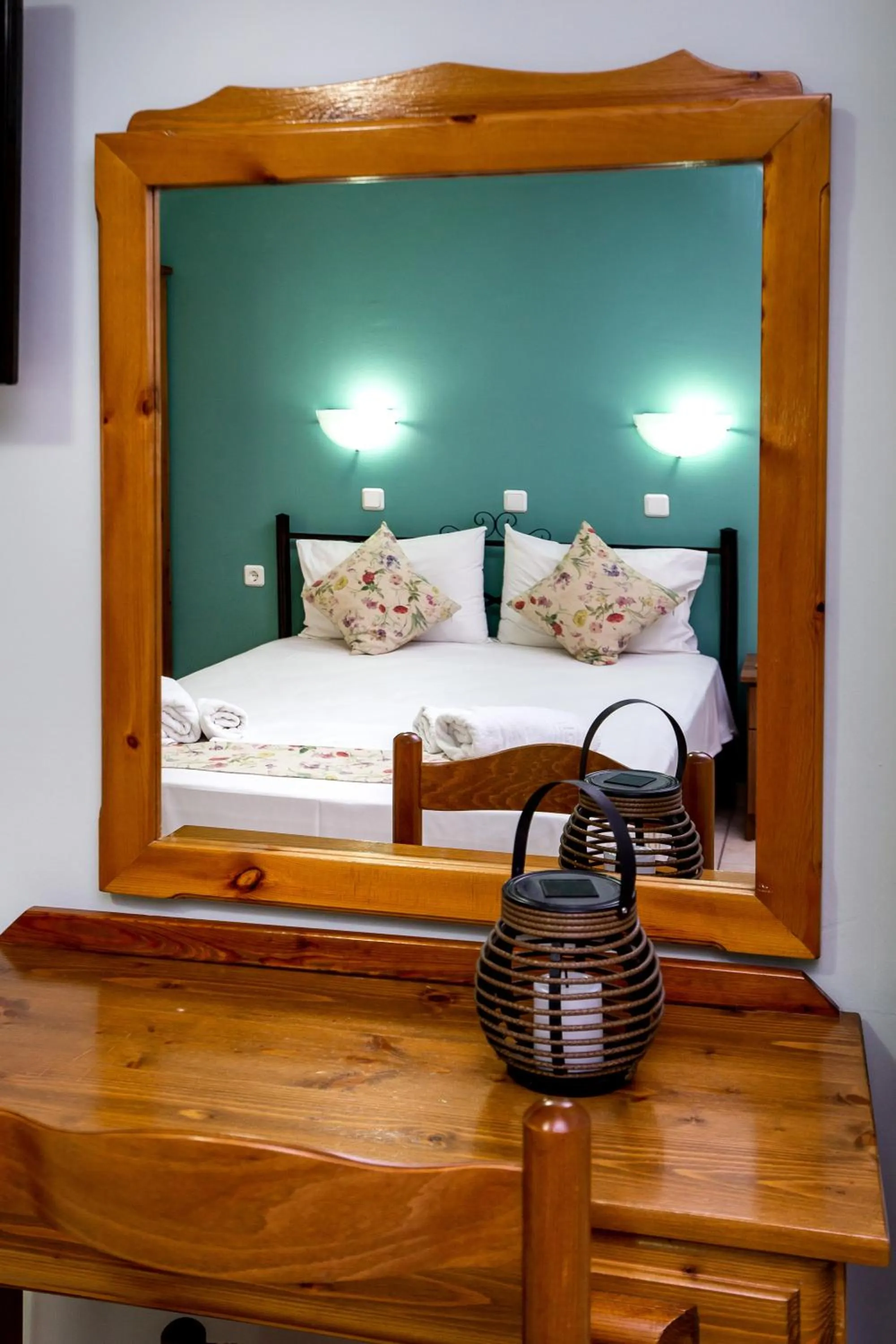 Bed in Famelia Studios Lampiris