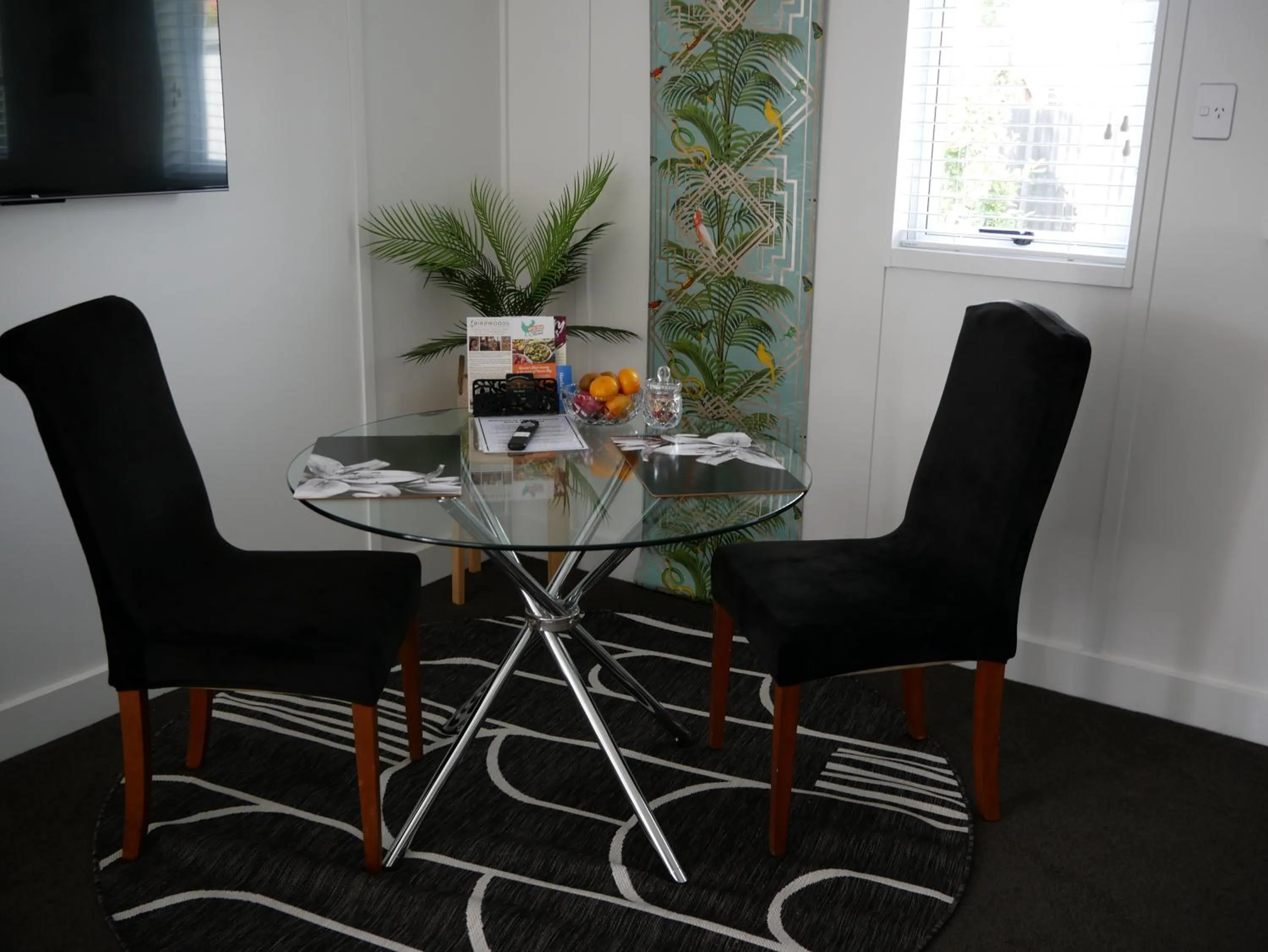 The Pool House Bed & Breakfast - Near Marine Parade Napier