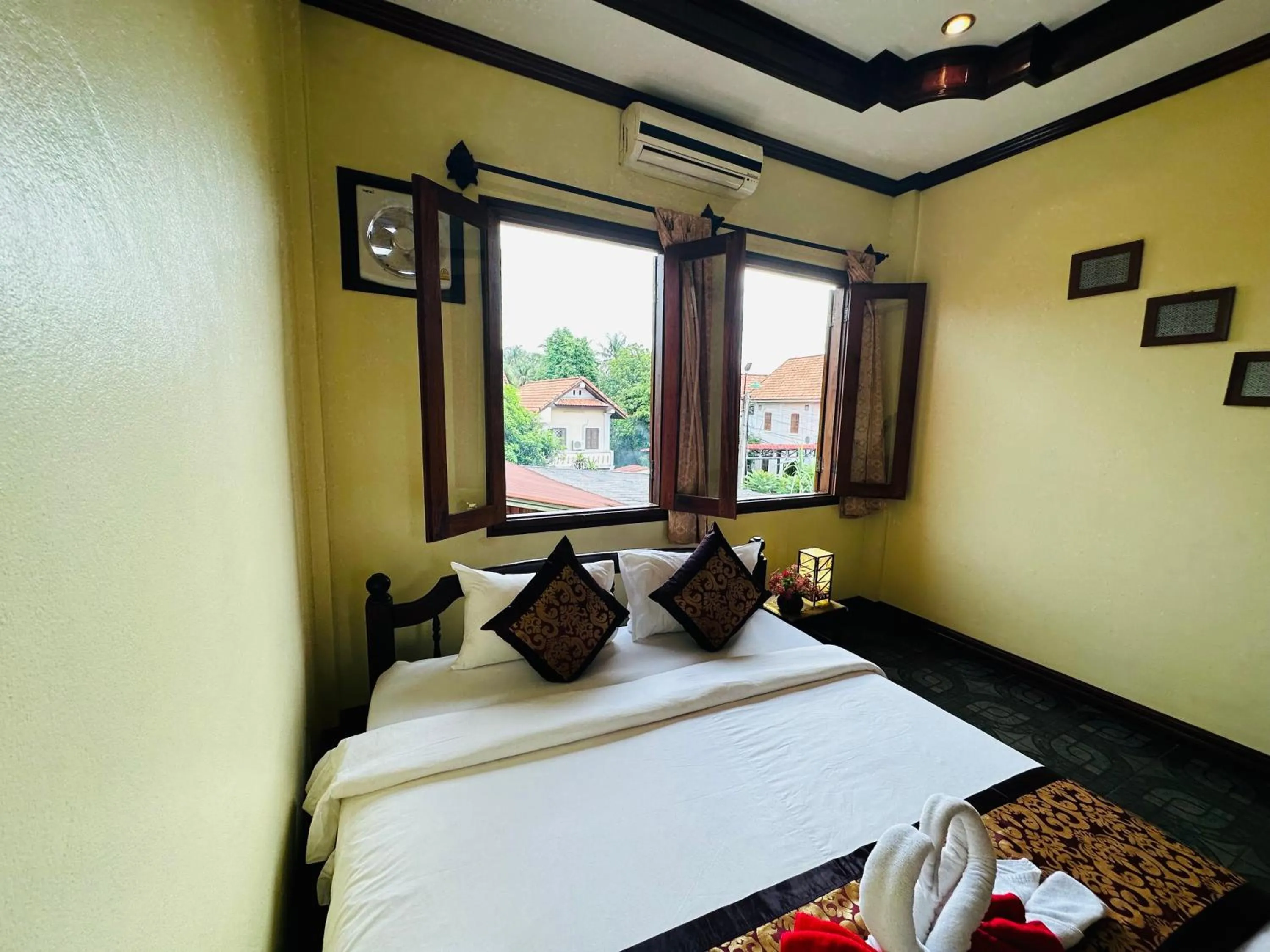 Photo of the whole room, Bed in Visoun Luang Prabang Hotel