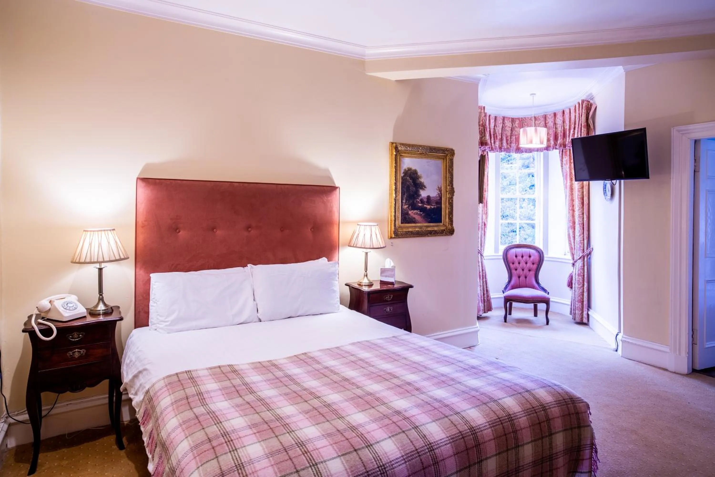 Photo of the whole room, Bed in Dalmunzie Castle Hotel