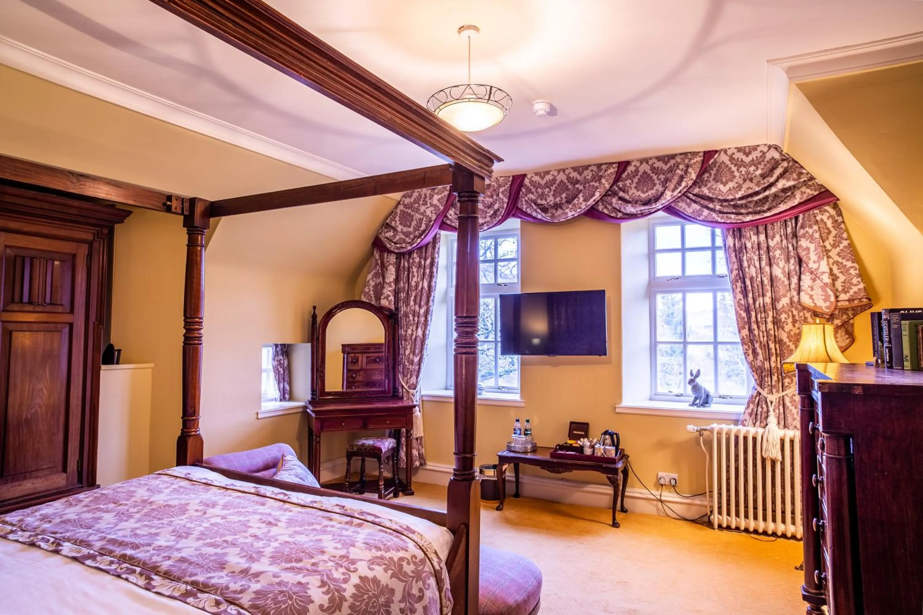 Photo of the whole room, Bed in Dalmunzie Castle Hotel