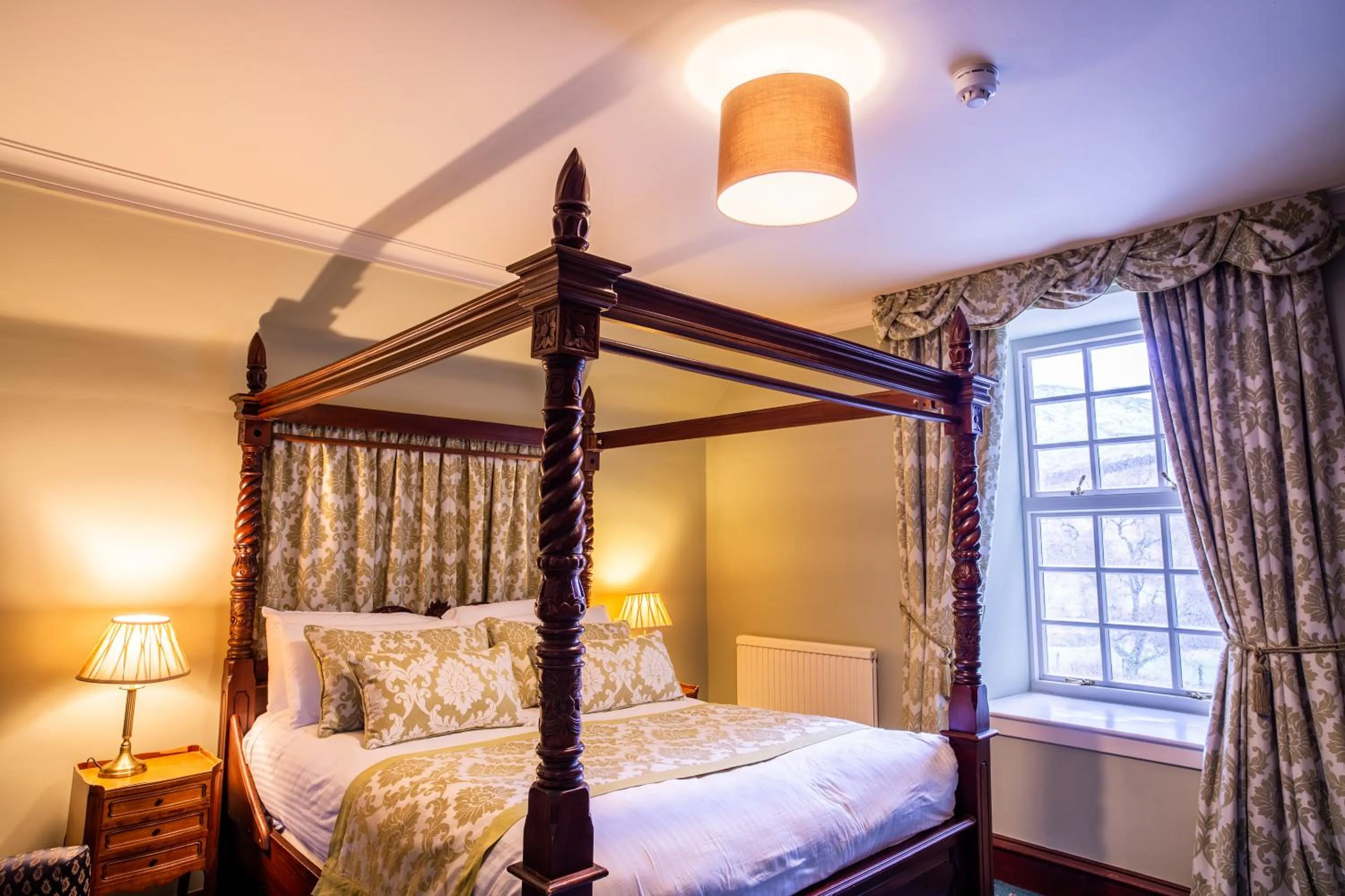 Bed in Dalmunzie Castle Hotel