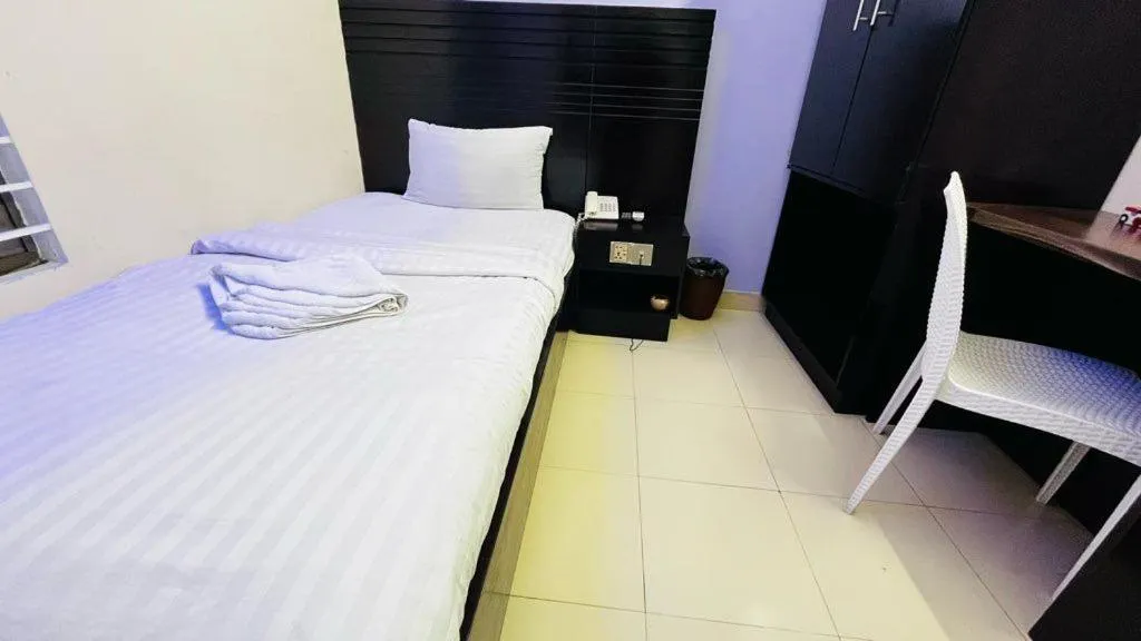 Bed in Hotel Royal Palm