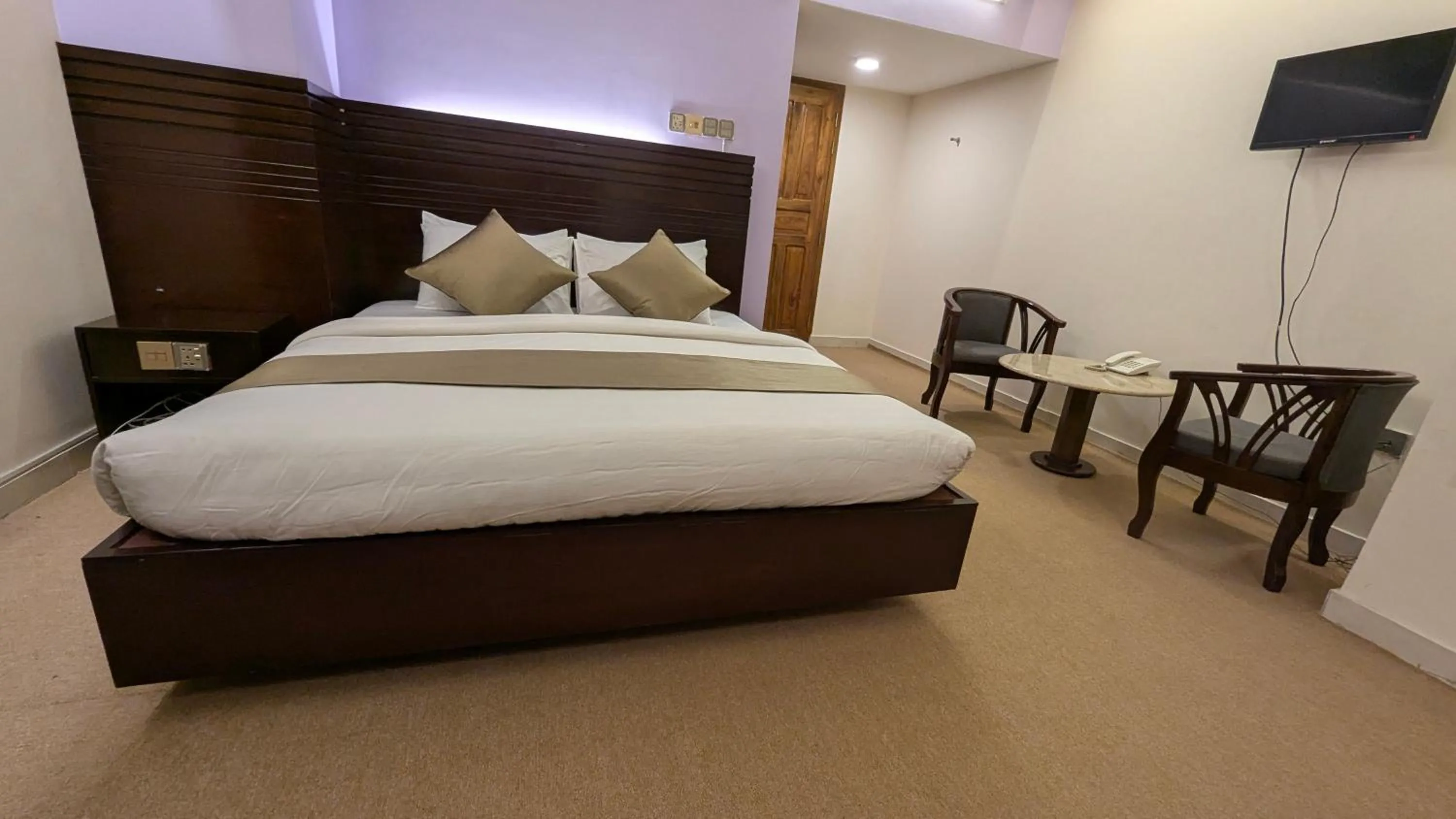 Bed in Hotel Royal Palm