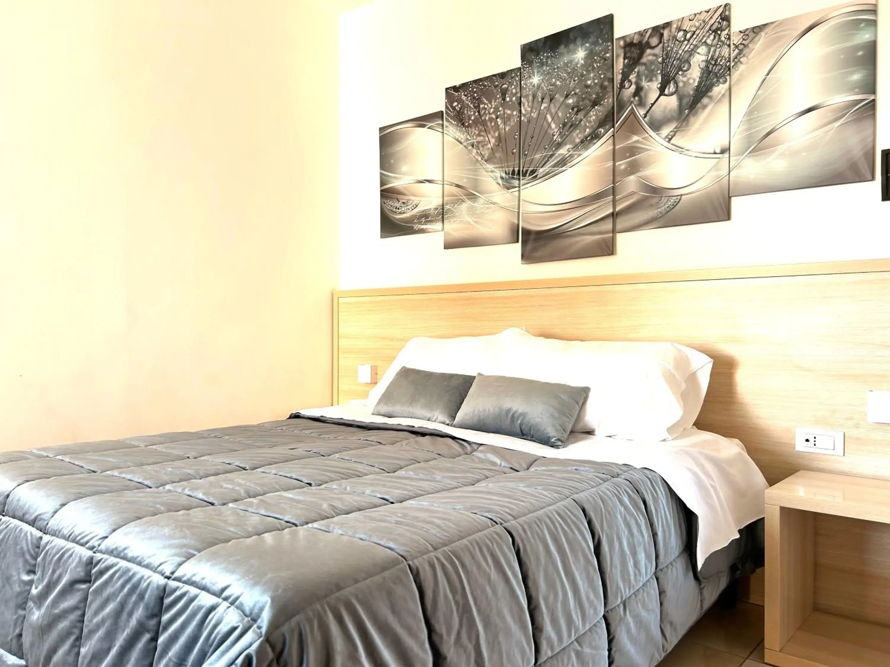 Large Double or Twin Room - single occupancy in Hotel Park Large Double or Twin Room - single occupancy in Hotel Park