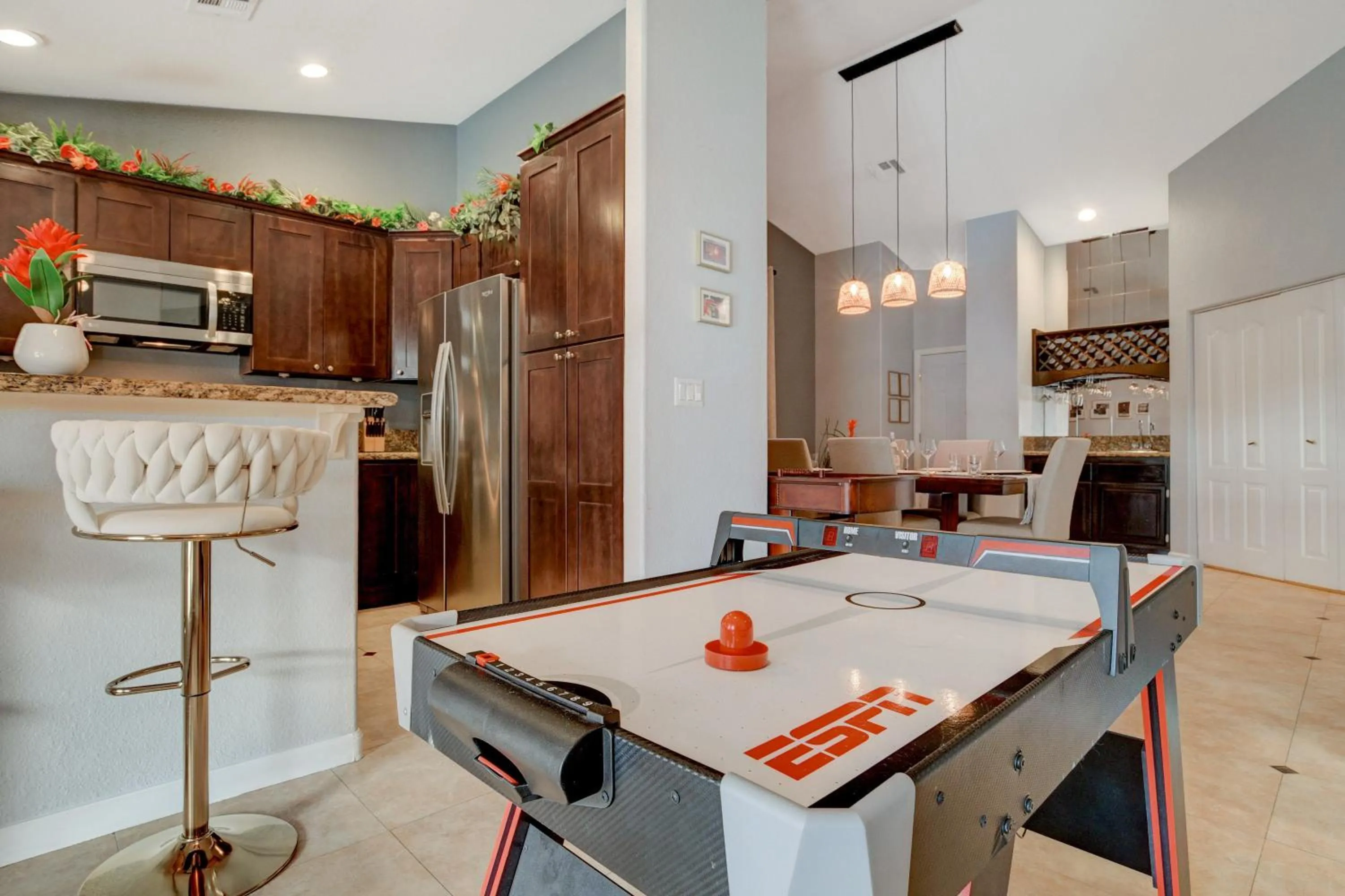 Game Room in Mirage Pool House - Heart of LV, Swimming Pool, Games, heavenly relaxation