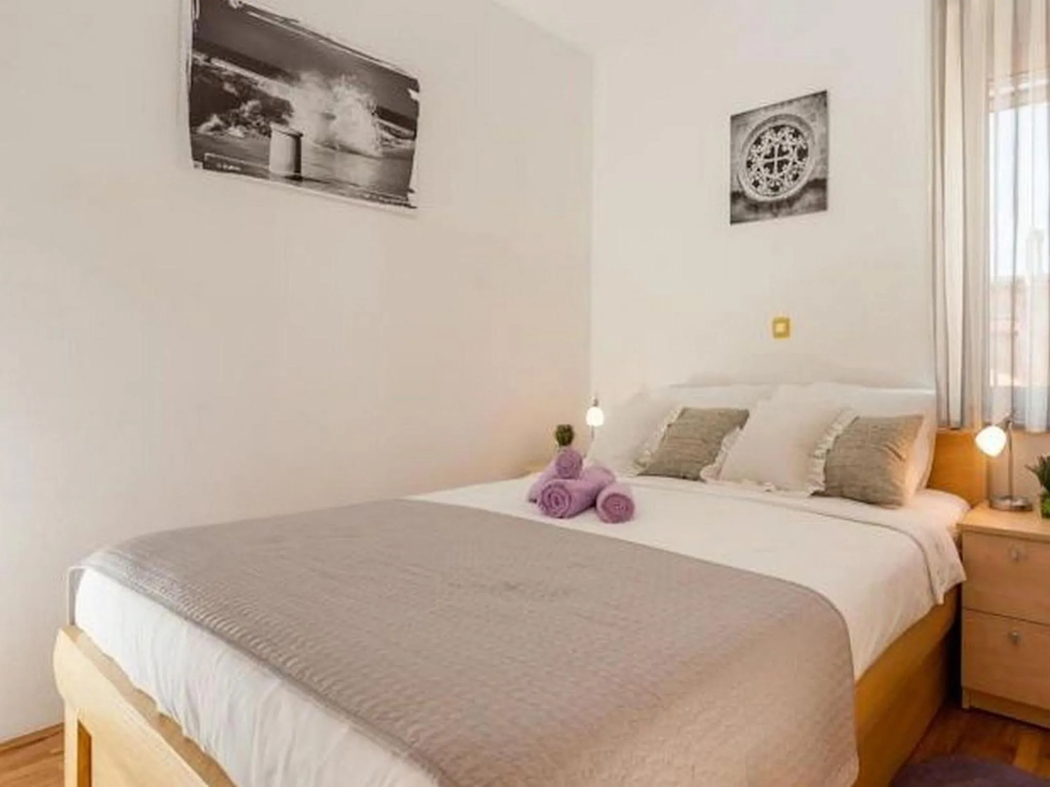 Bed in Aldo Apartments Center