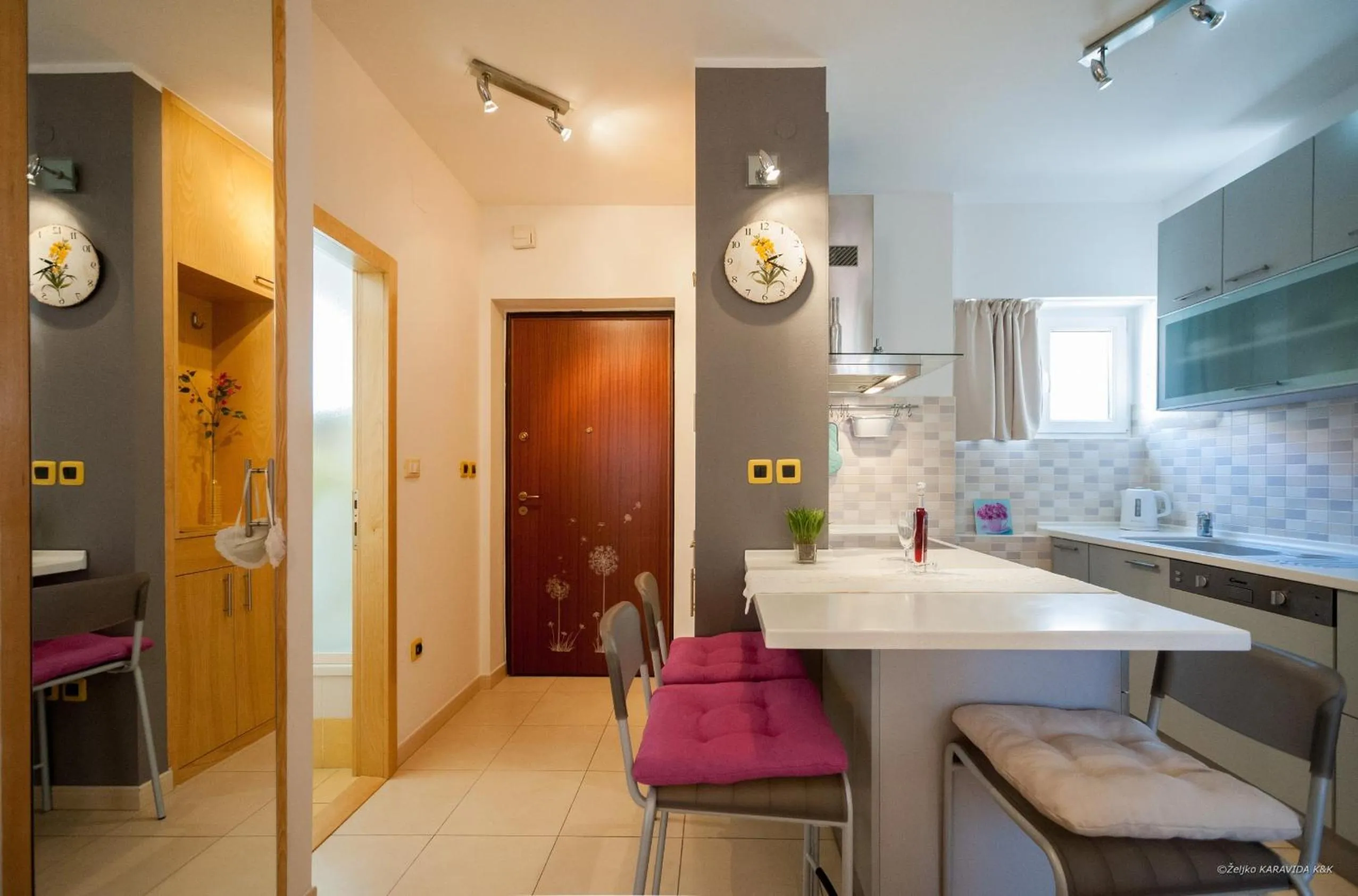 Dining area in Aldo Apartments Center