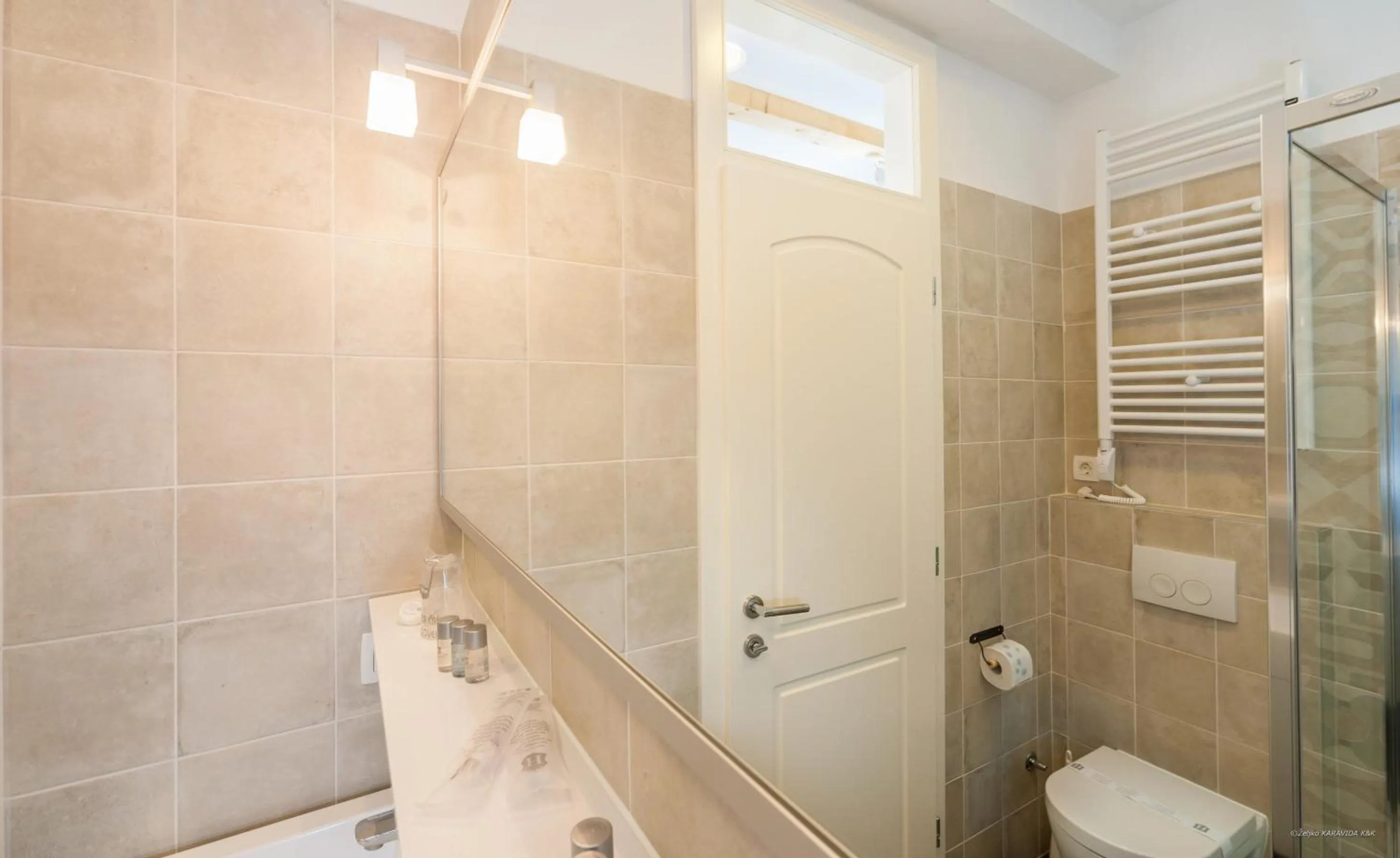 Bathroom in Aldo Apartments Center