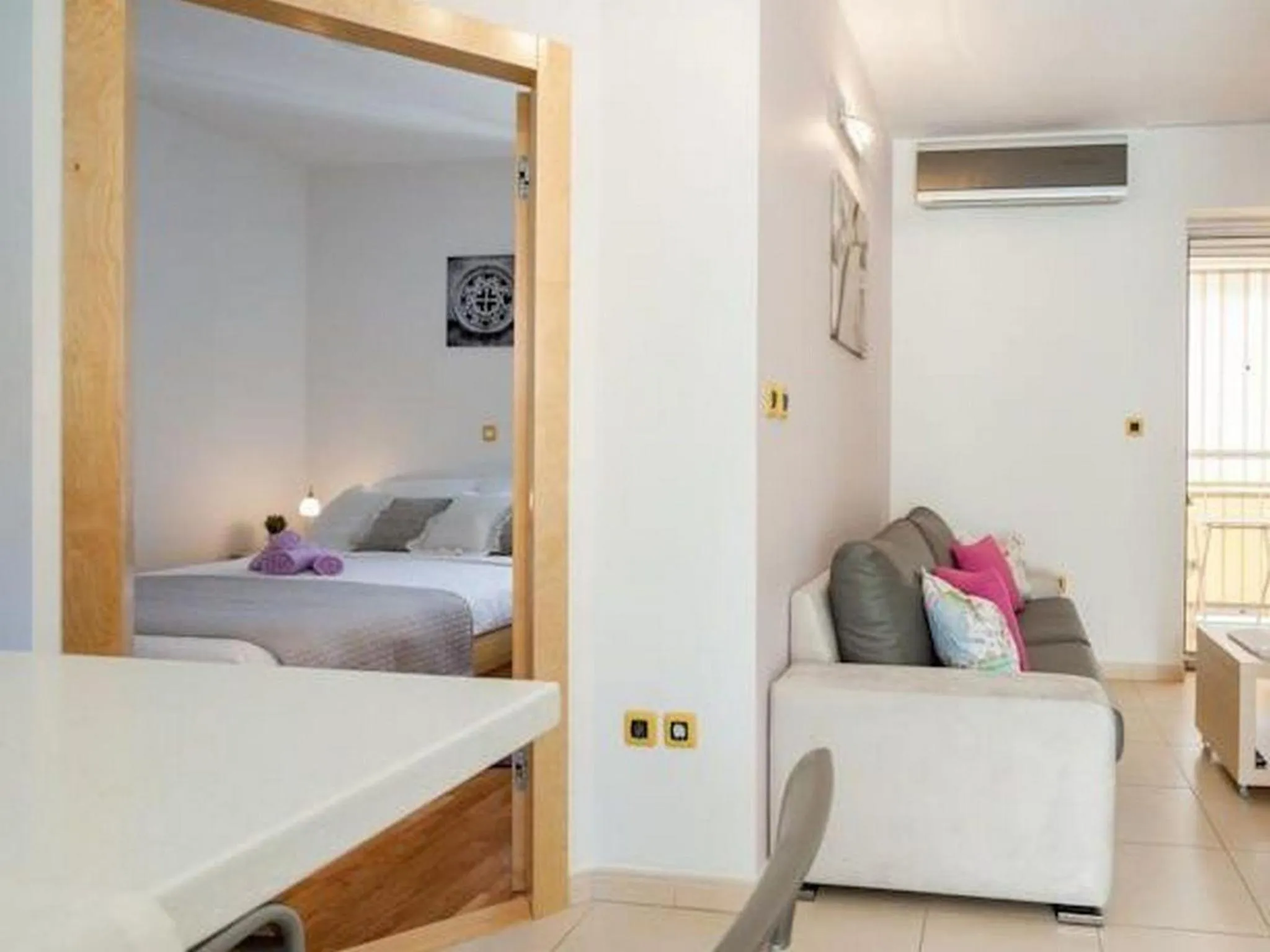 Bed in Aldo Apartments Center