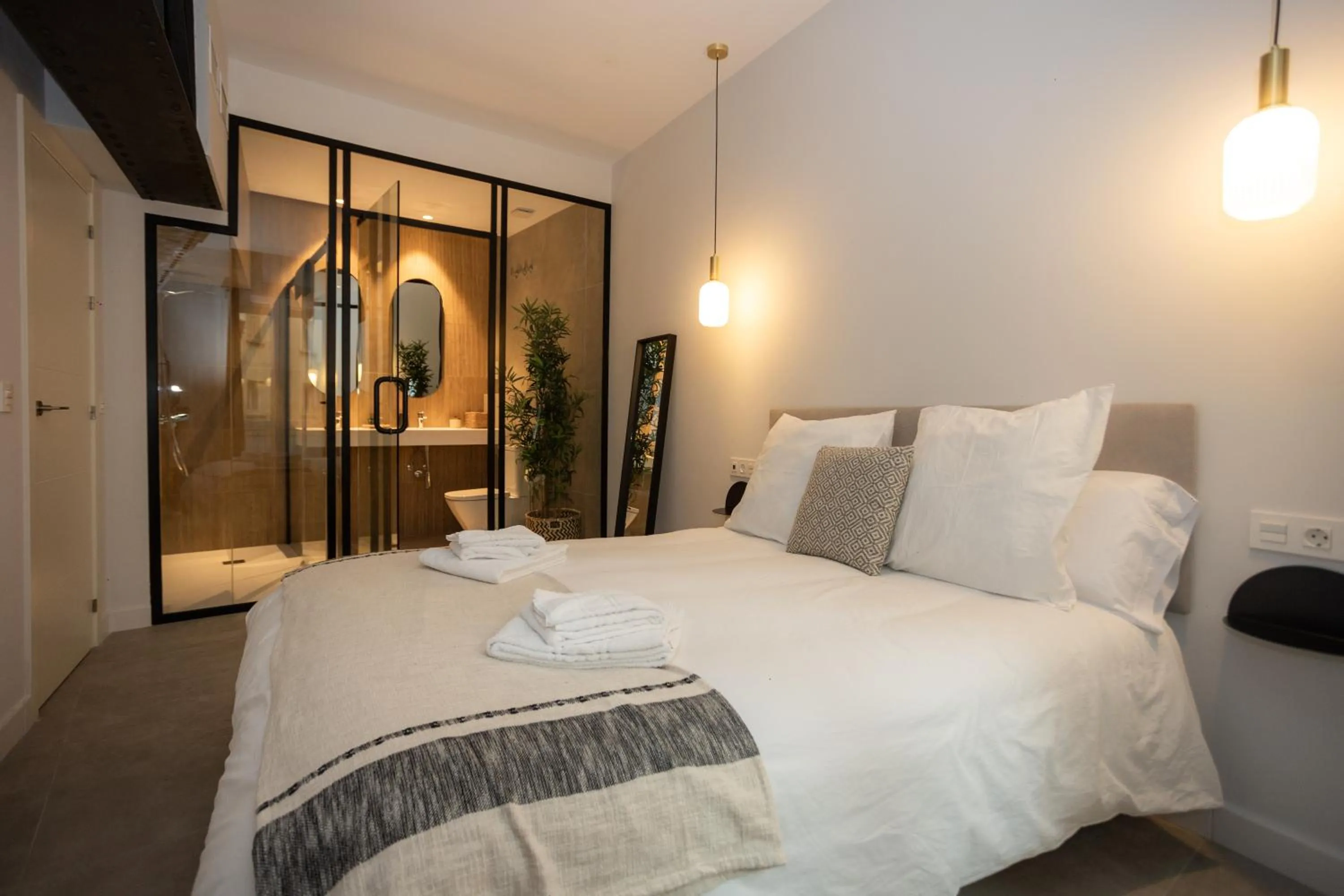 Diana Suites 23