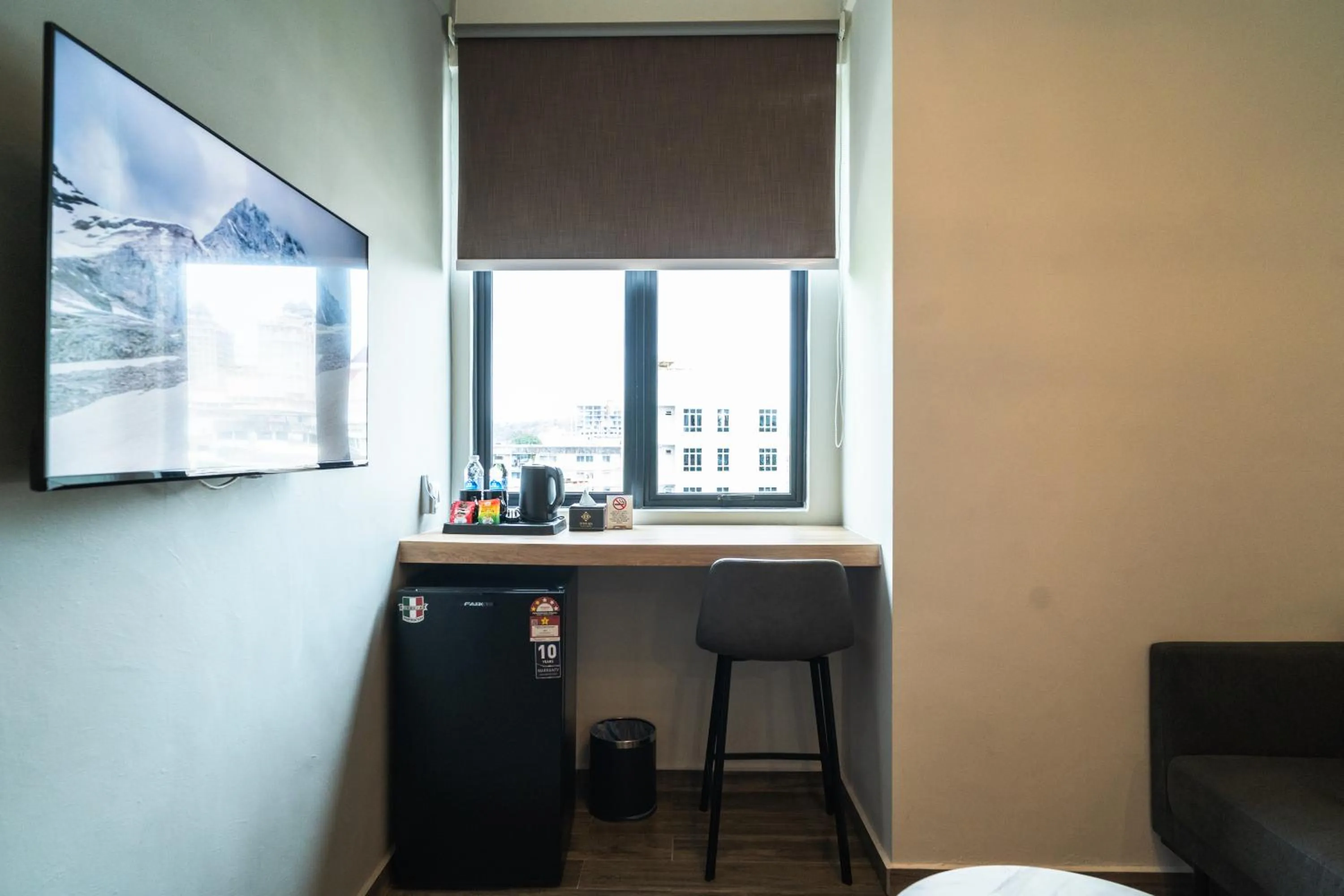 TV and multimedia in DJ Citi Plaza Hotel & Suites