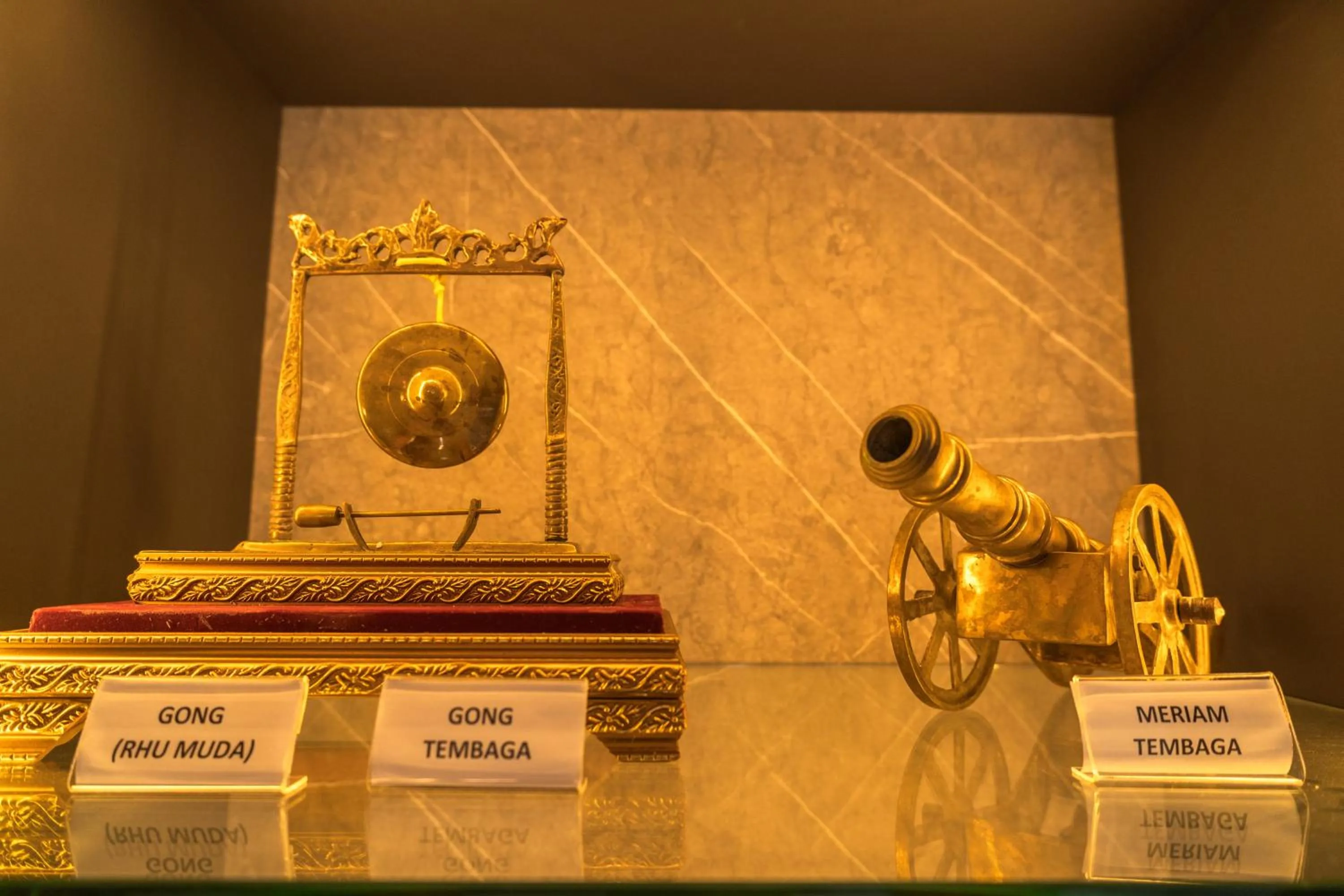 Decorative detail in DJ Citi Plaza Hotel & Suites