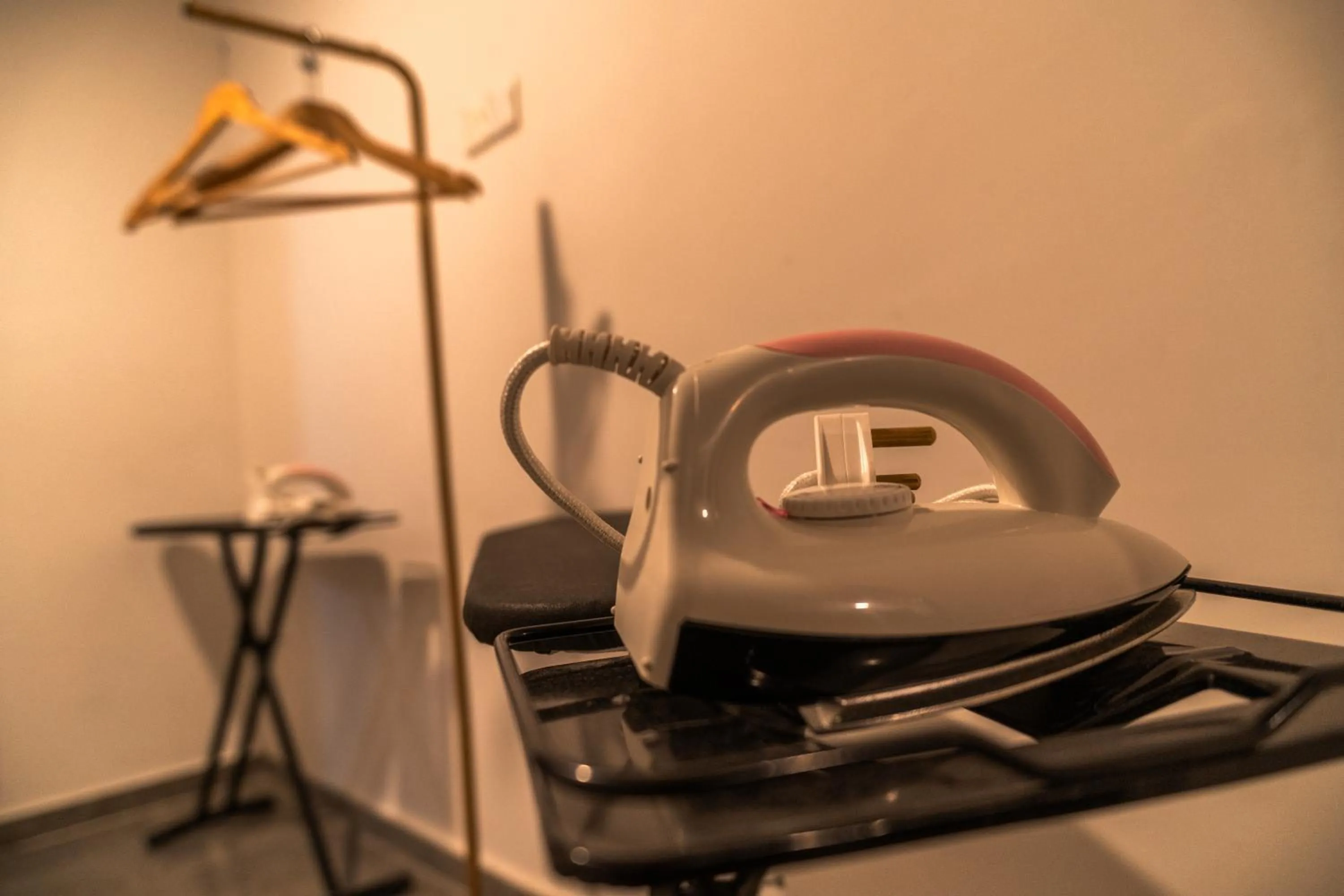 flat iron in DJ Citi Plaza Hotel & Suites