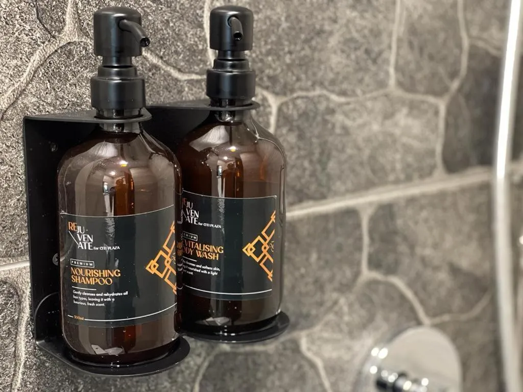 Shower in DJ Citi Plaza Hotel & Suites