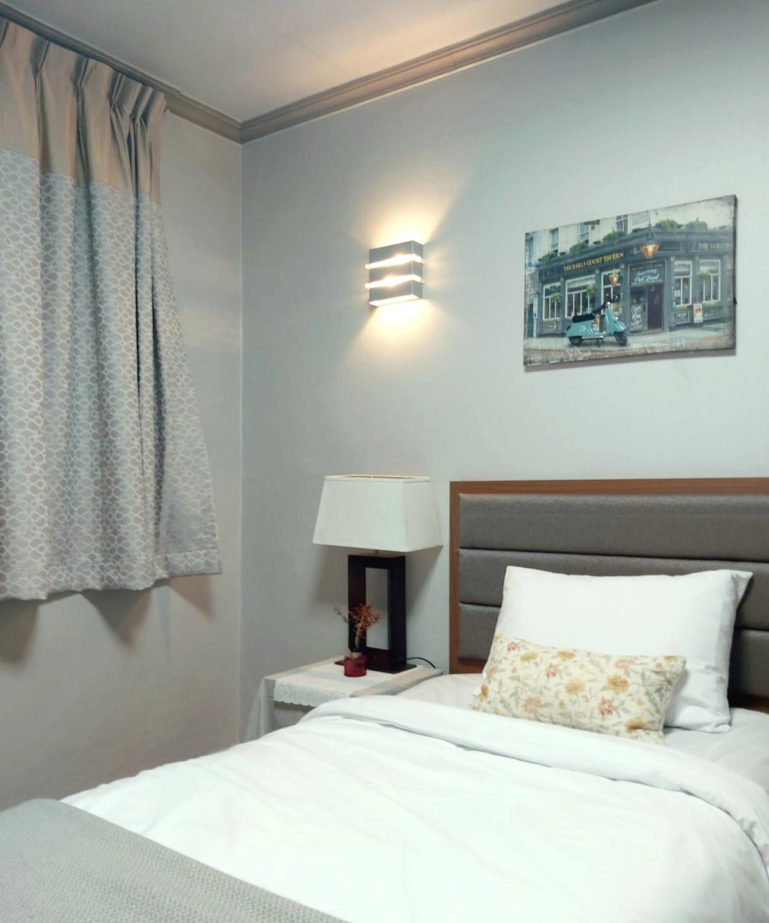 Bed in Buan Tree California Hotel