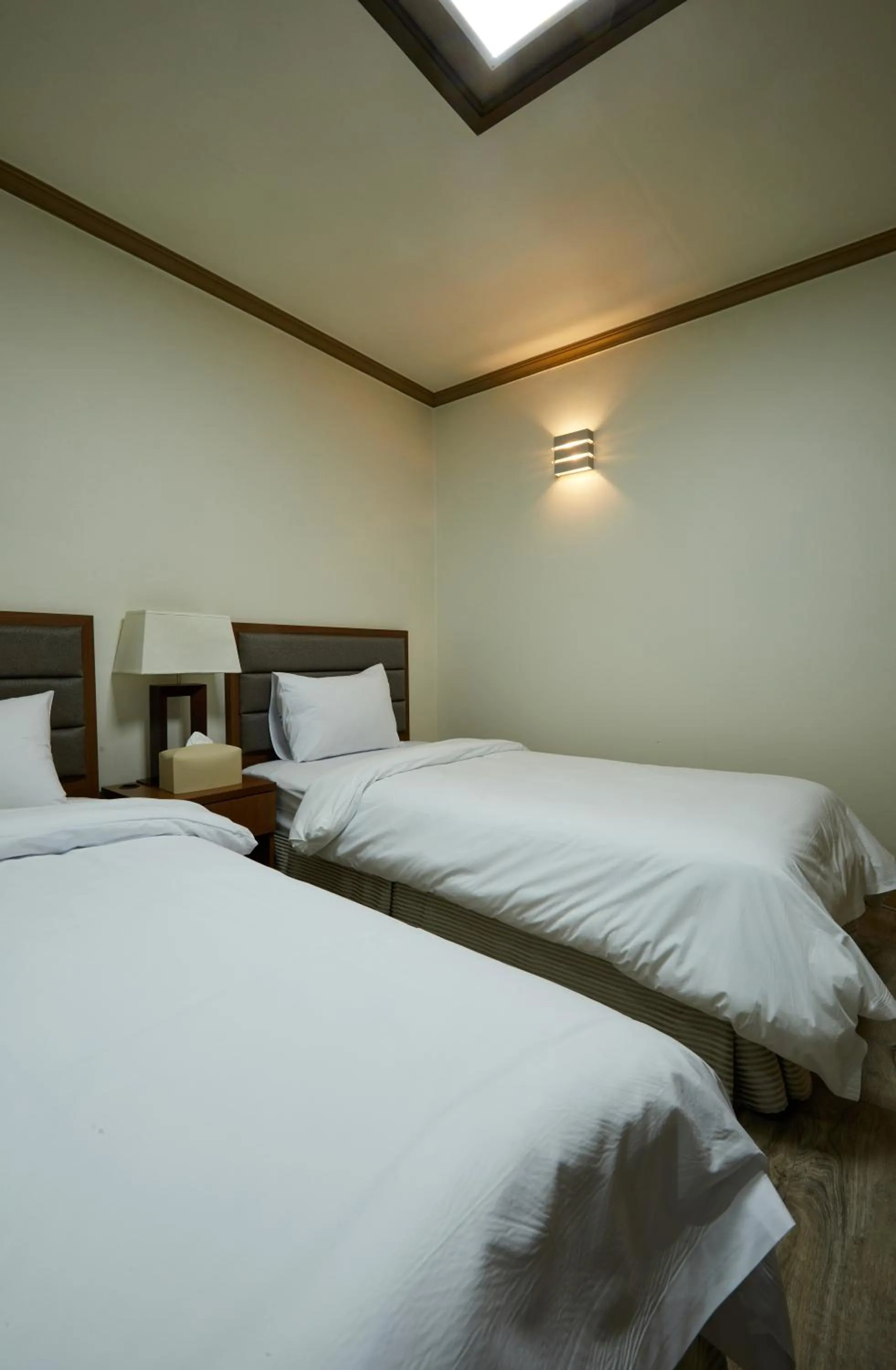 Bed in Buan Tree California Hotel