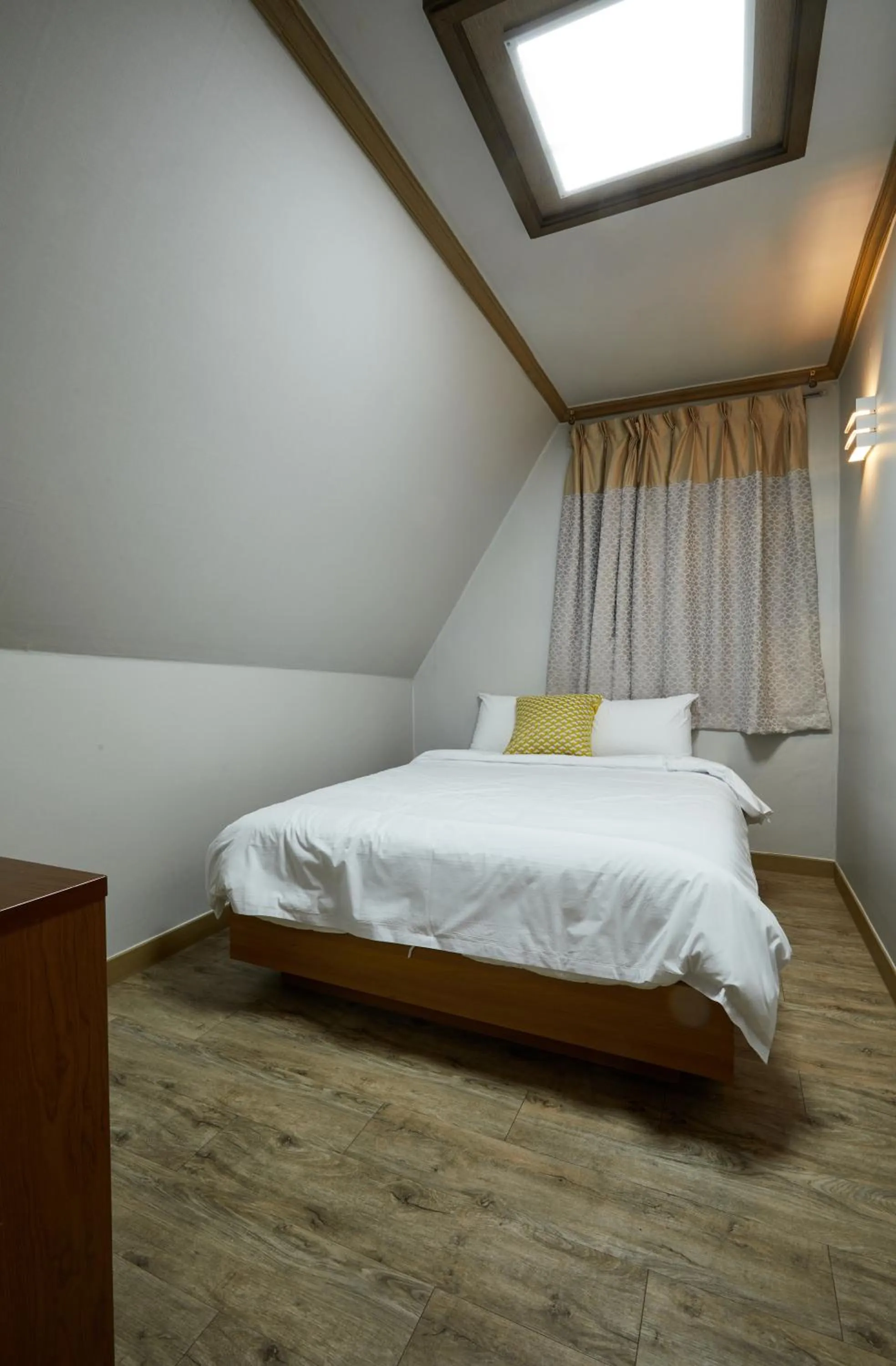 Bed in Buan Tree California Hotel