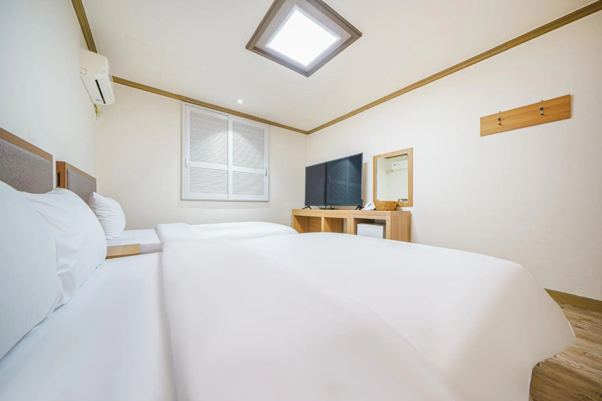 Bed in Buan Tree California Hotel