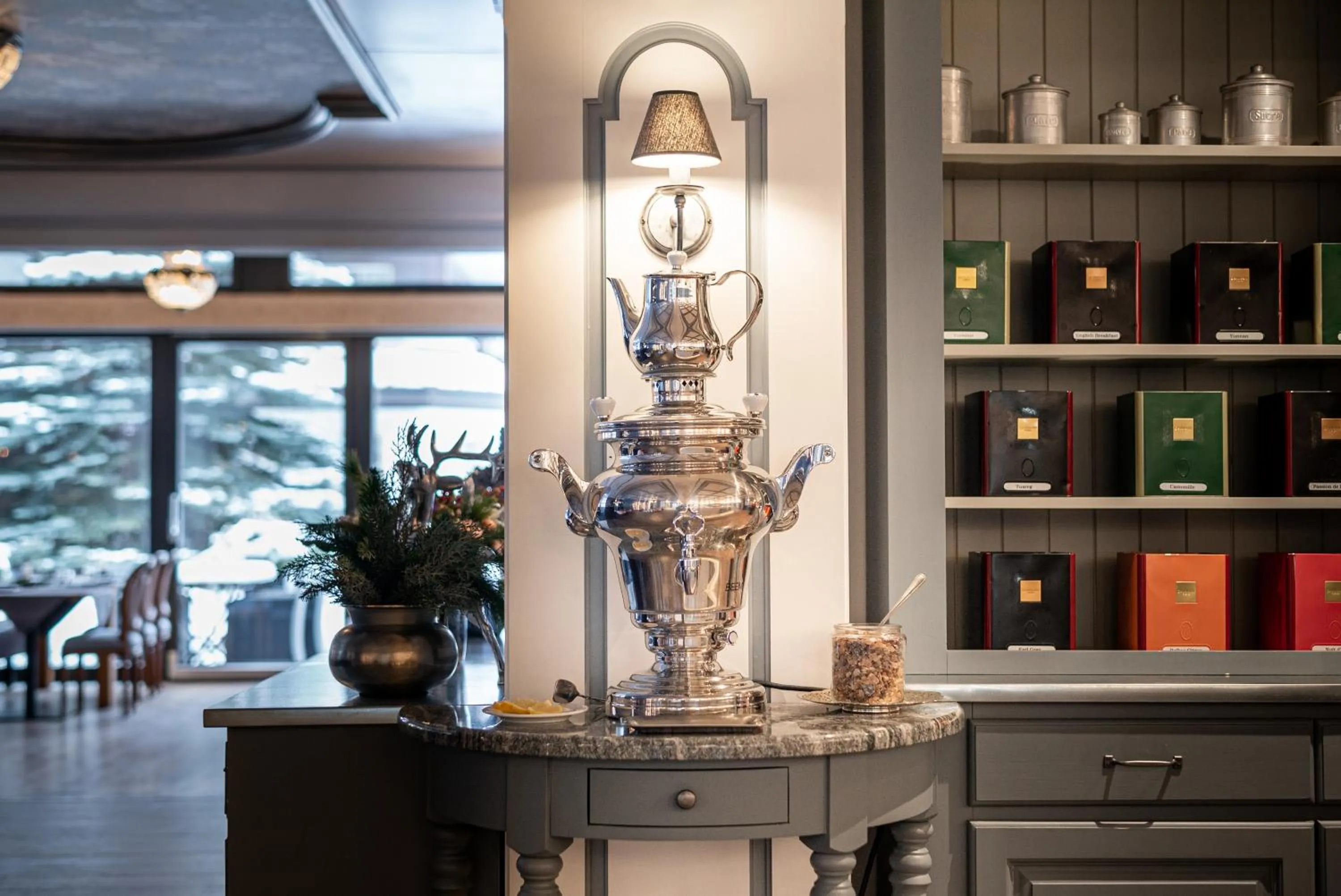 Restaurant/places to eat in Mirabeau Etoile