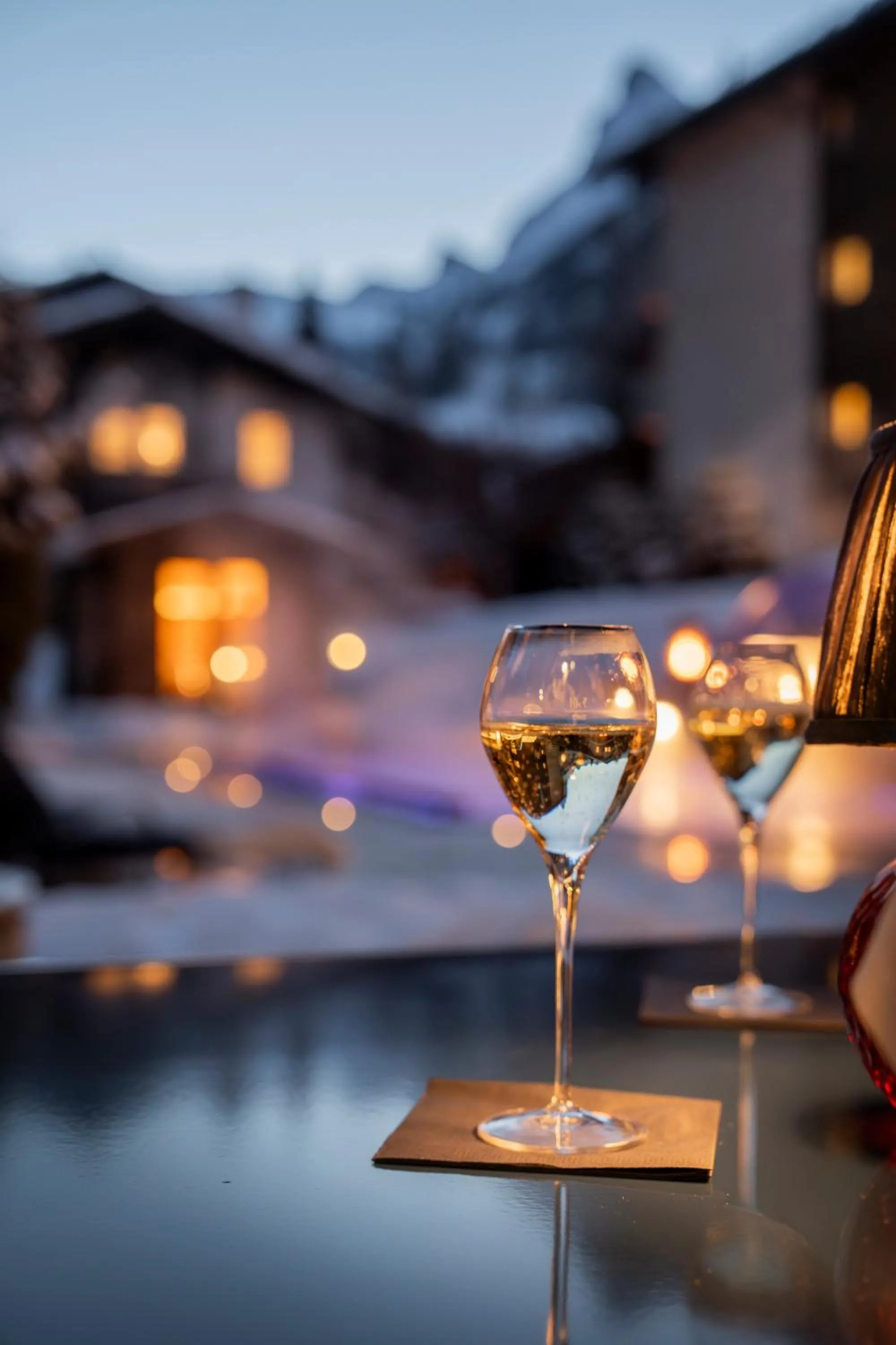 Night in Mirabeau Etoile