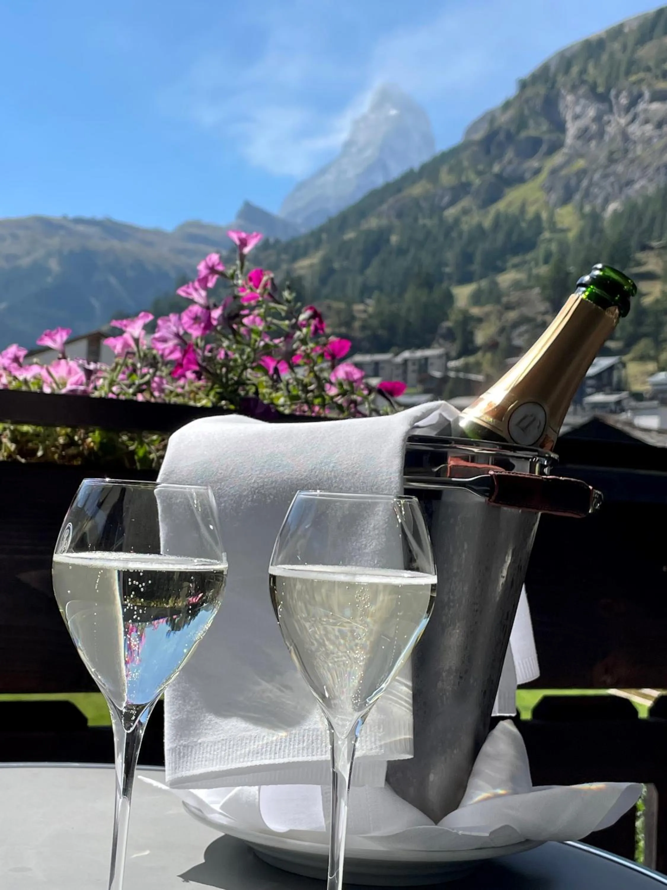 Landmark view in Mirabeau Etoile