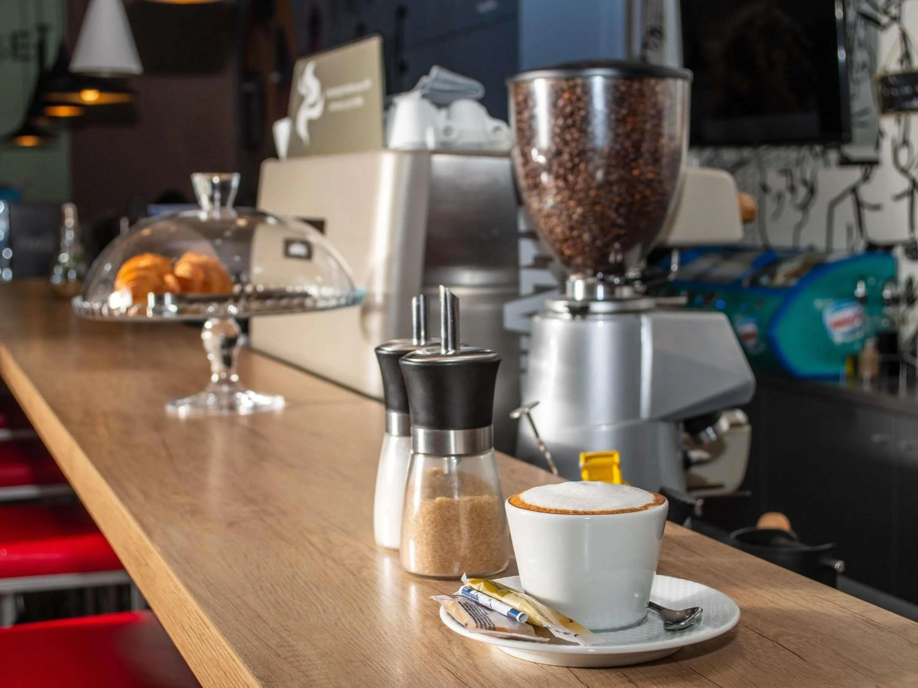 Lounge or bar in Ibis Sofia Airport Hotel