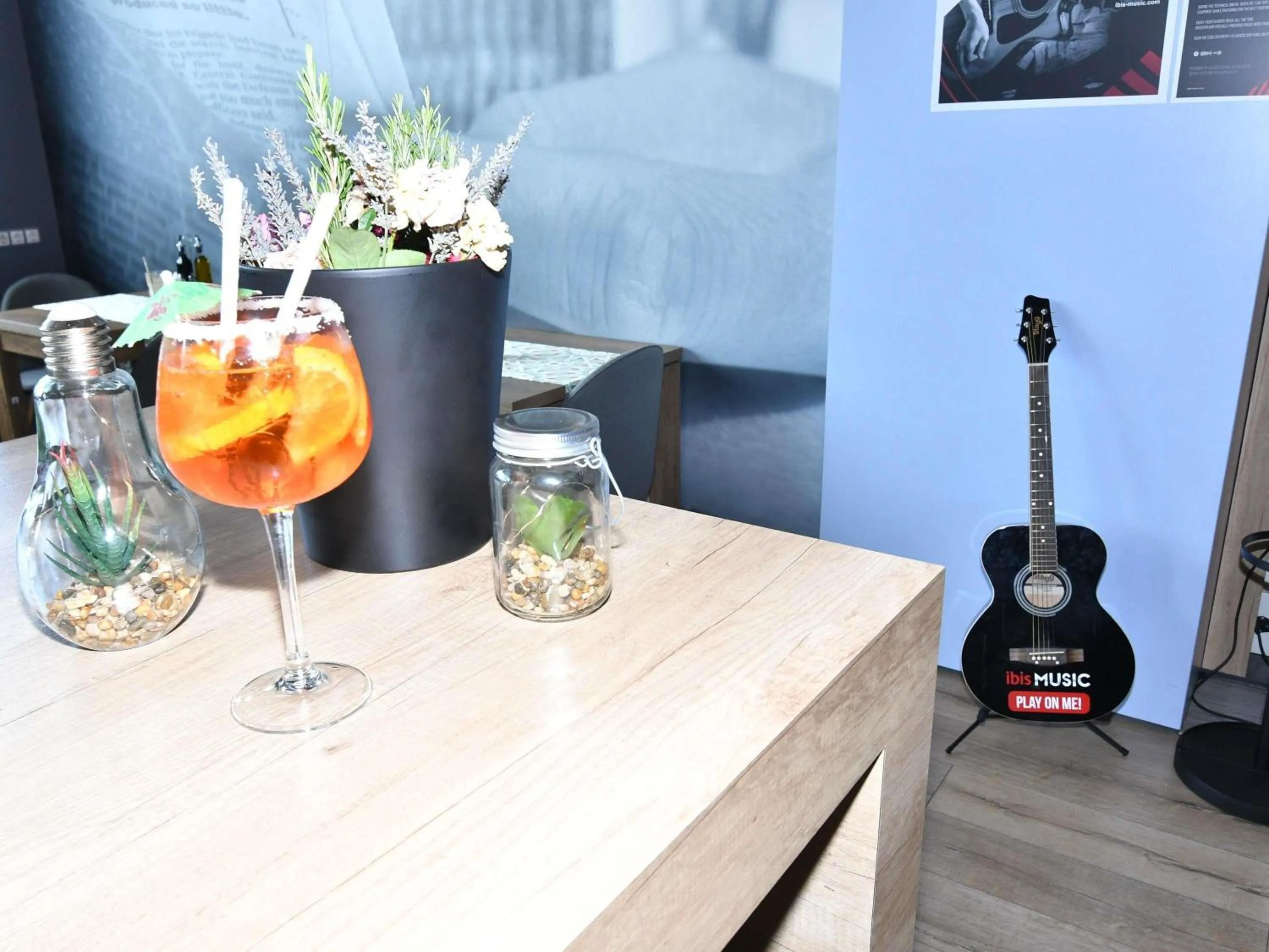 Lounge or bar in Ibis Sofia Airport Hotel