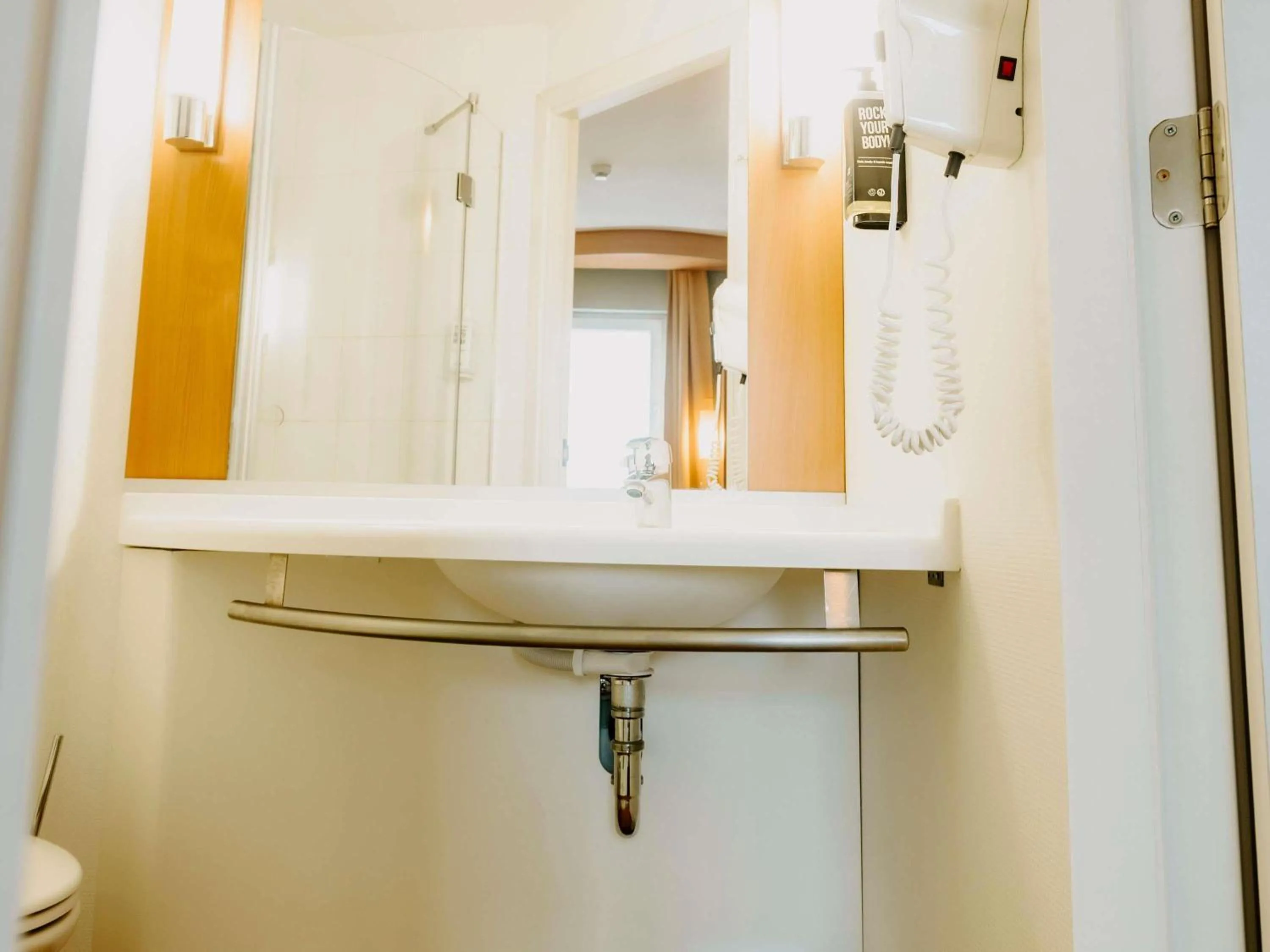 Bedroom in Ibis Sofia Airport Hotel