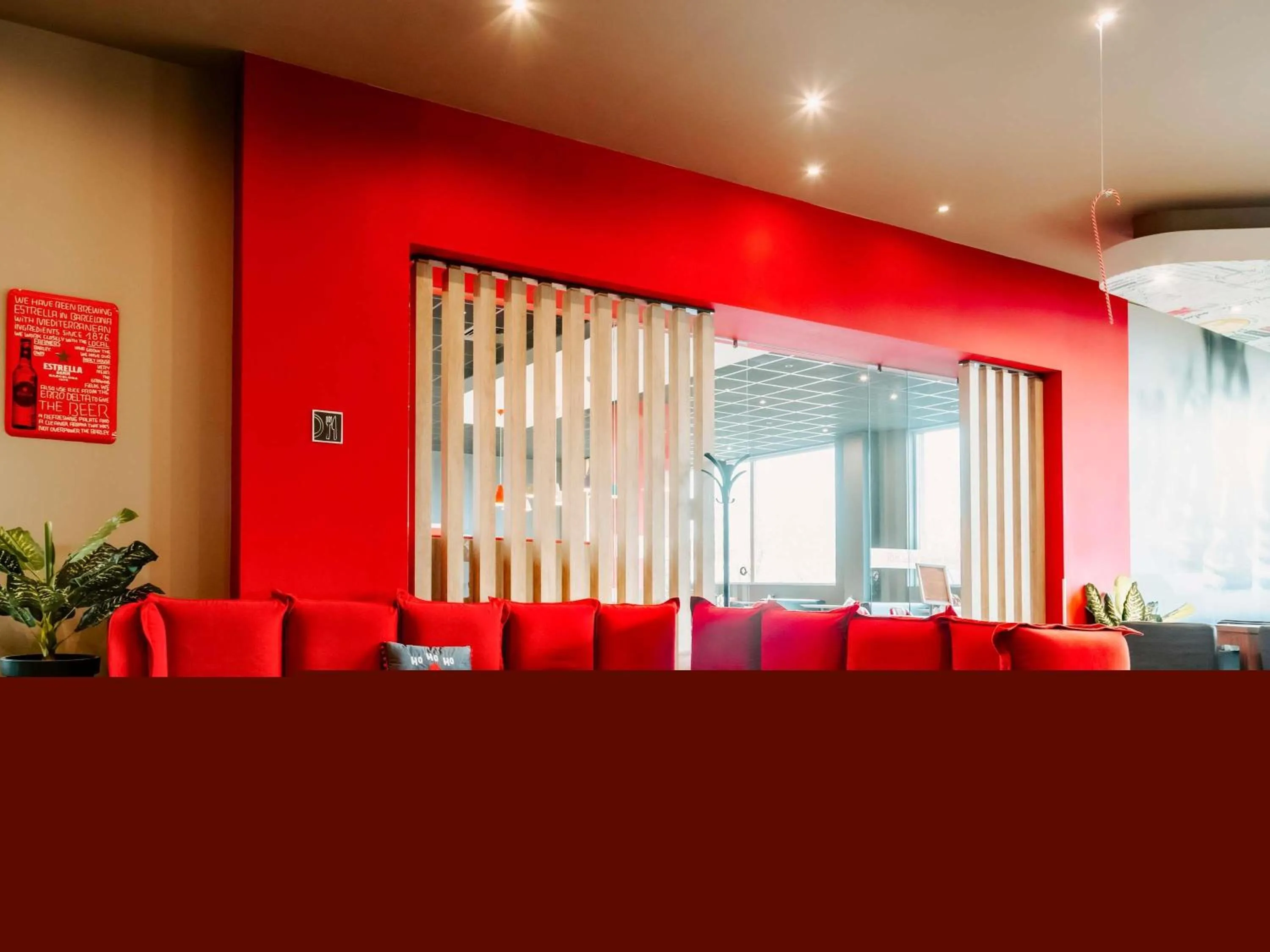 Lounge or bar in Ibis Sofia Airport Hotel