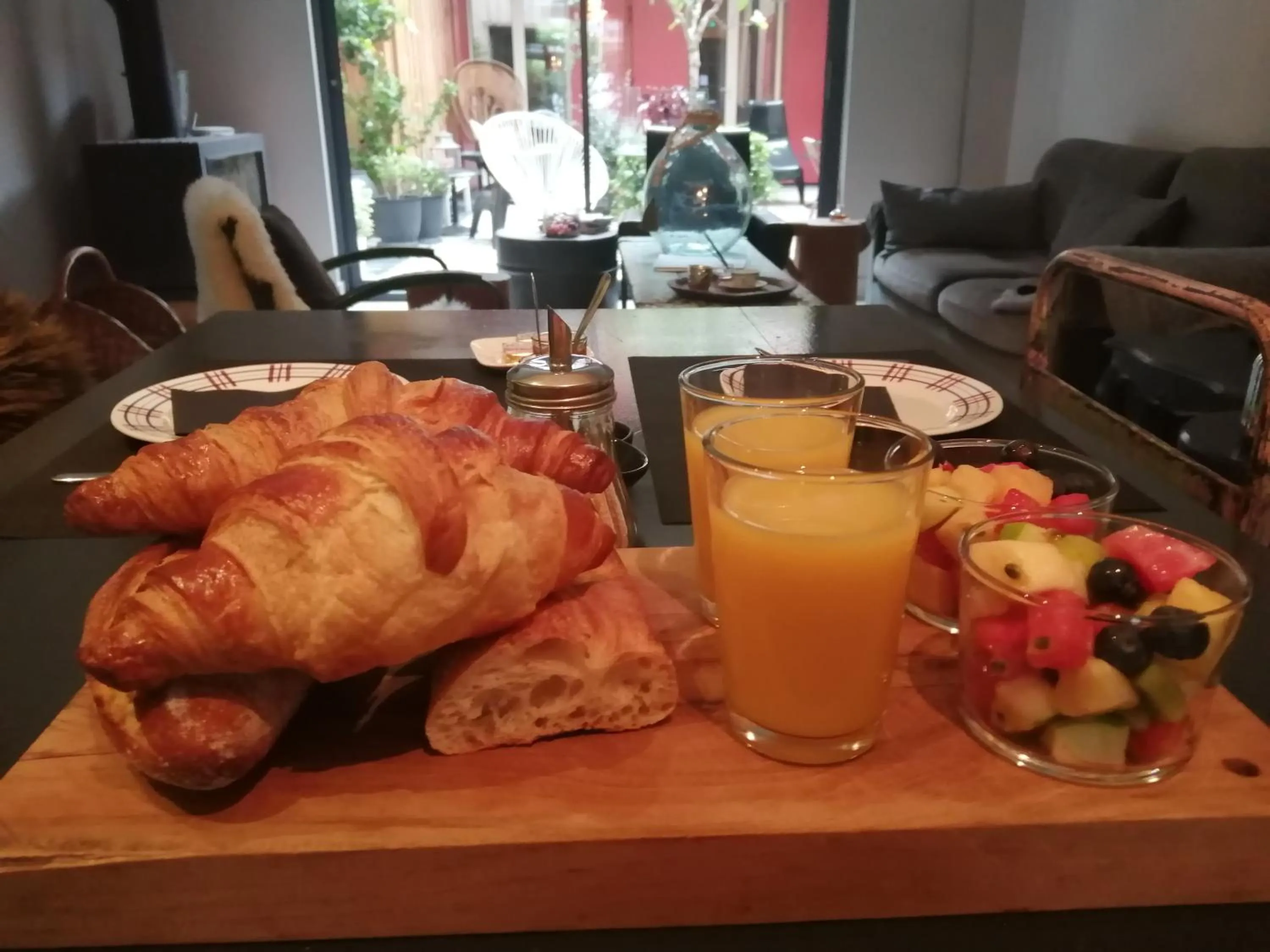 Breakfast in Hotel Home Arcachon