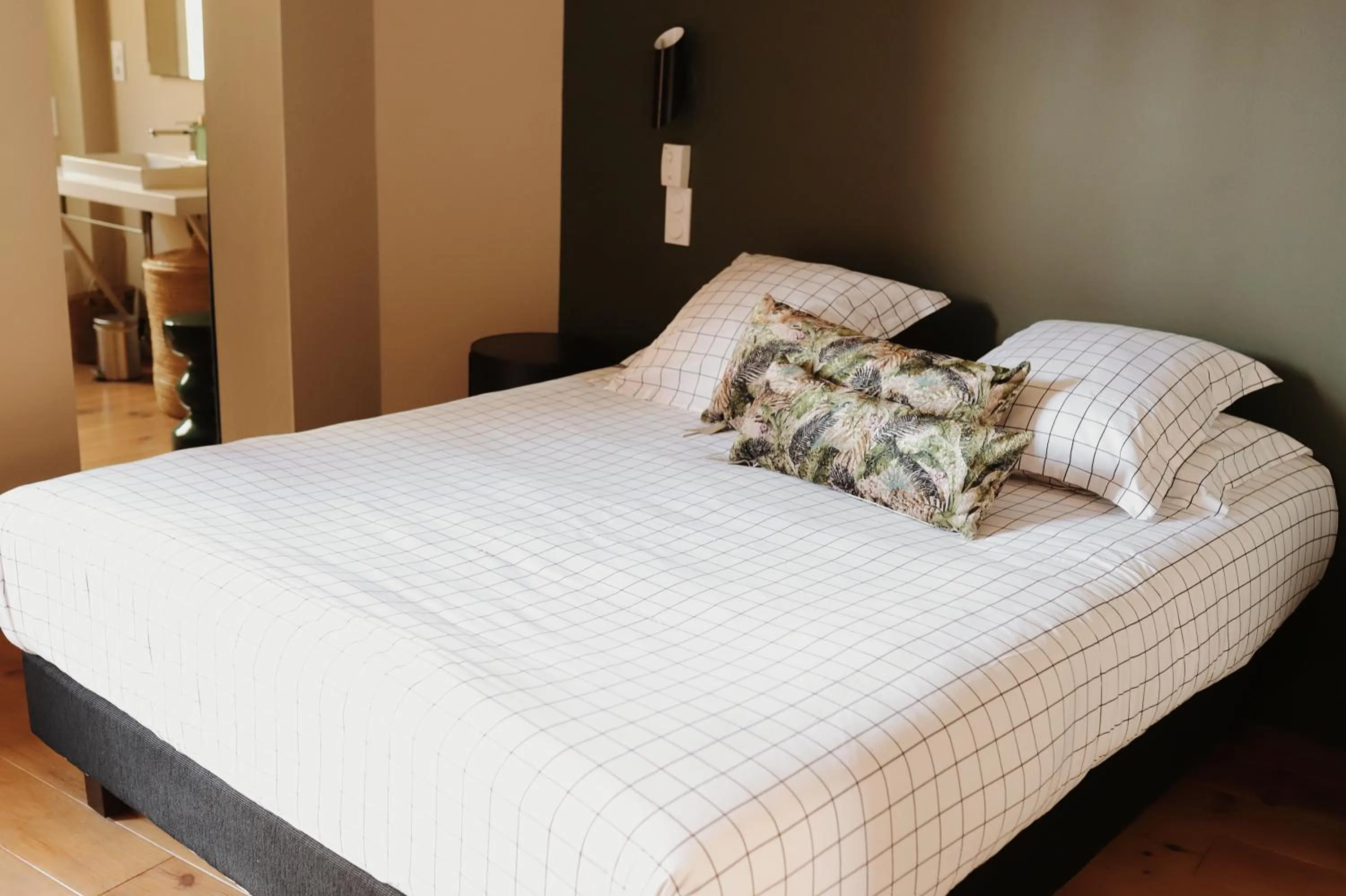 Bed in Hotel Home Arcachon