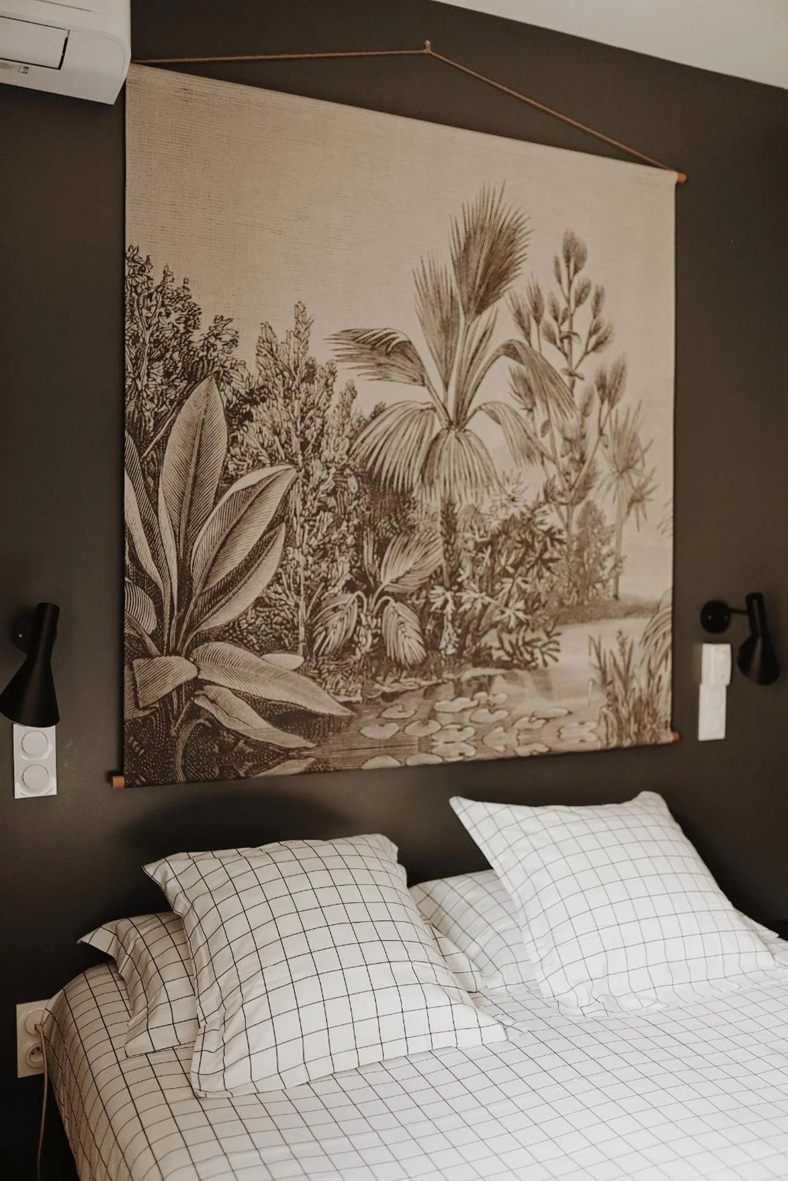 Bed in Hotel Home Arcachon