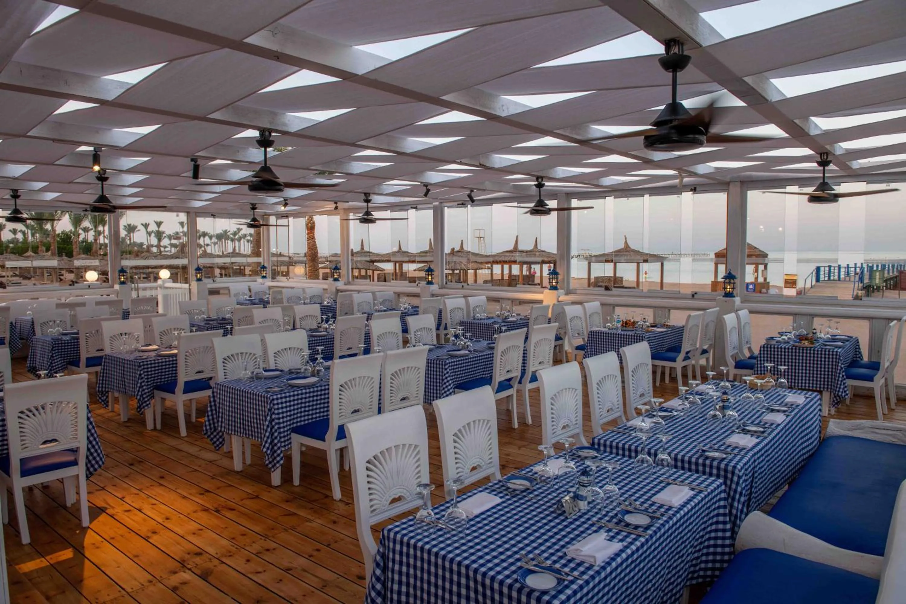 Restaurant/places to eat in Coral Sea Holiday Resort & Aqua Park