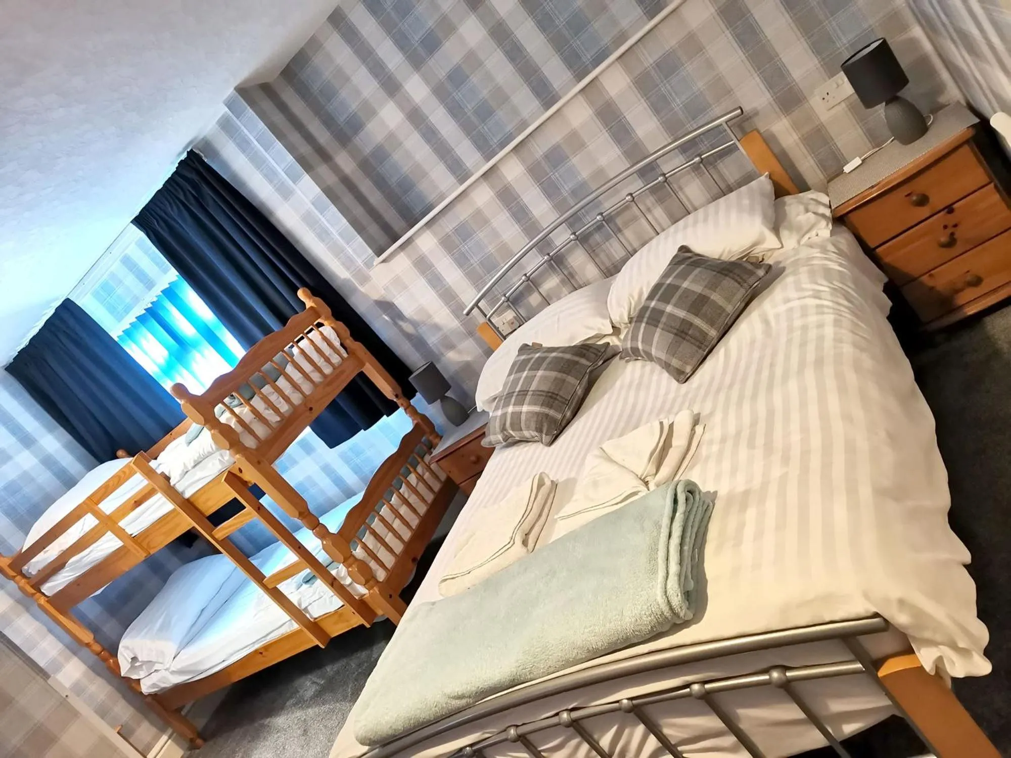 Bedroom in Sherwood Hotel